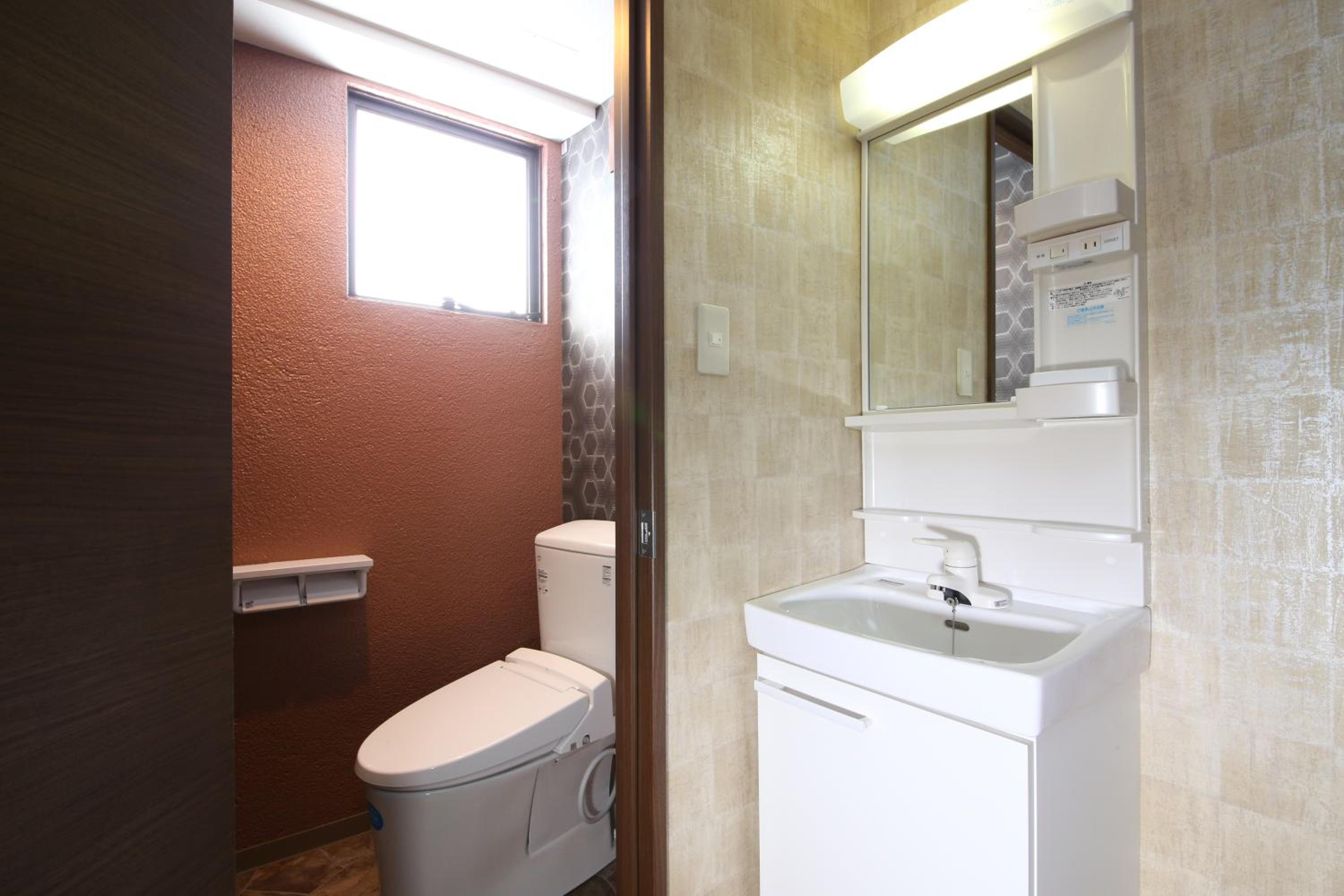 Twin Room with Shared Bathroom photo 2