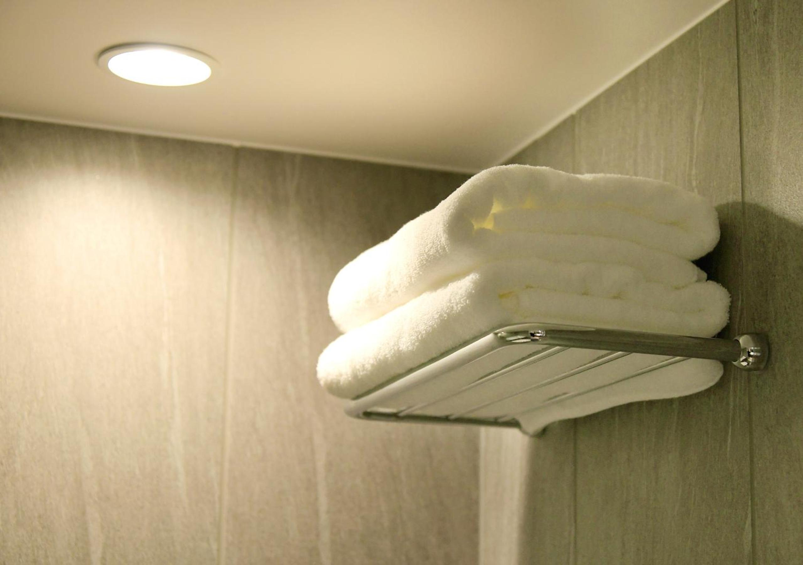Standard Double Room with Shower - Non-Smoking - Photo 9