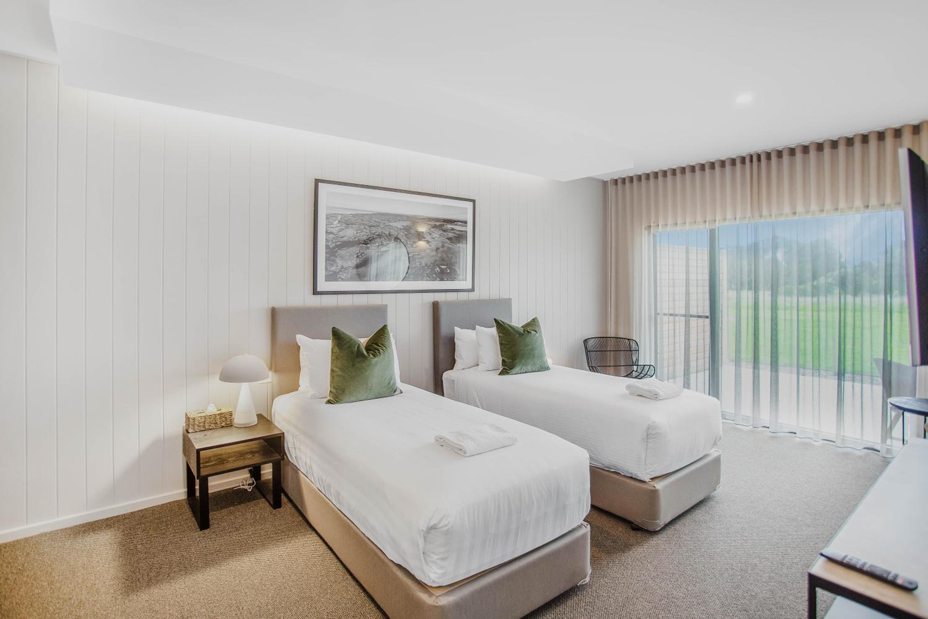 Two-Bedroom Suite - Photo 6