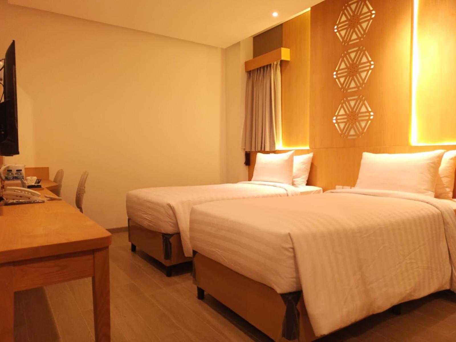 Standard Twin Room - Photo 2