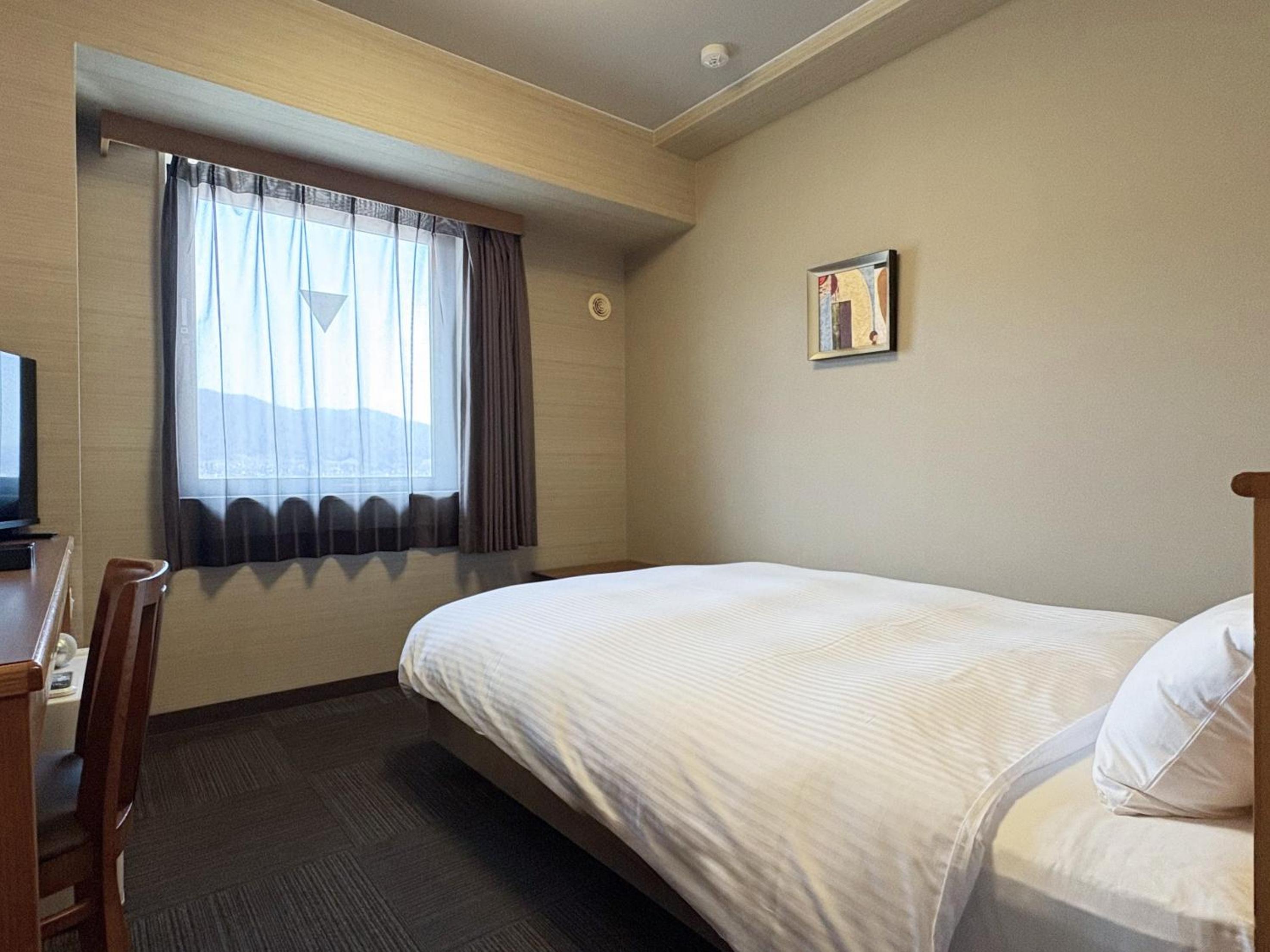 Double Room with Small Double Bed - Non-Smoking photo 2