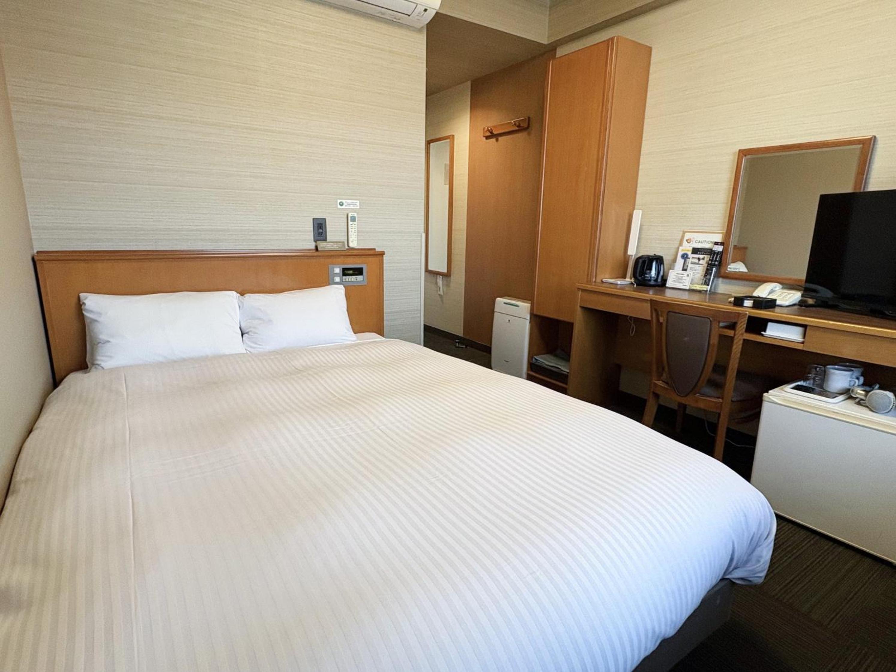 Double Room with Small Double Bed - Non-Smoking photo 3