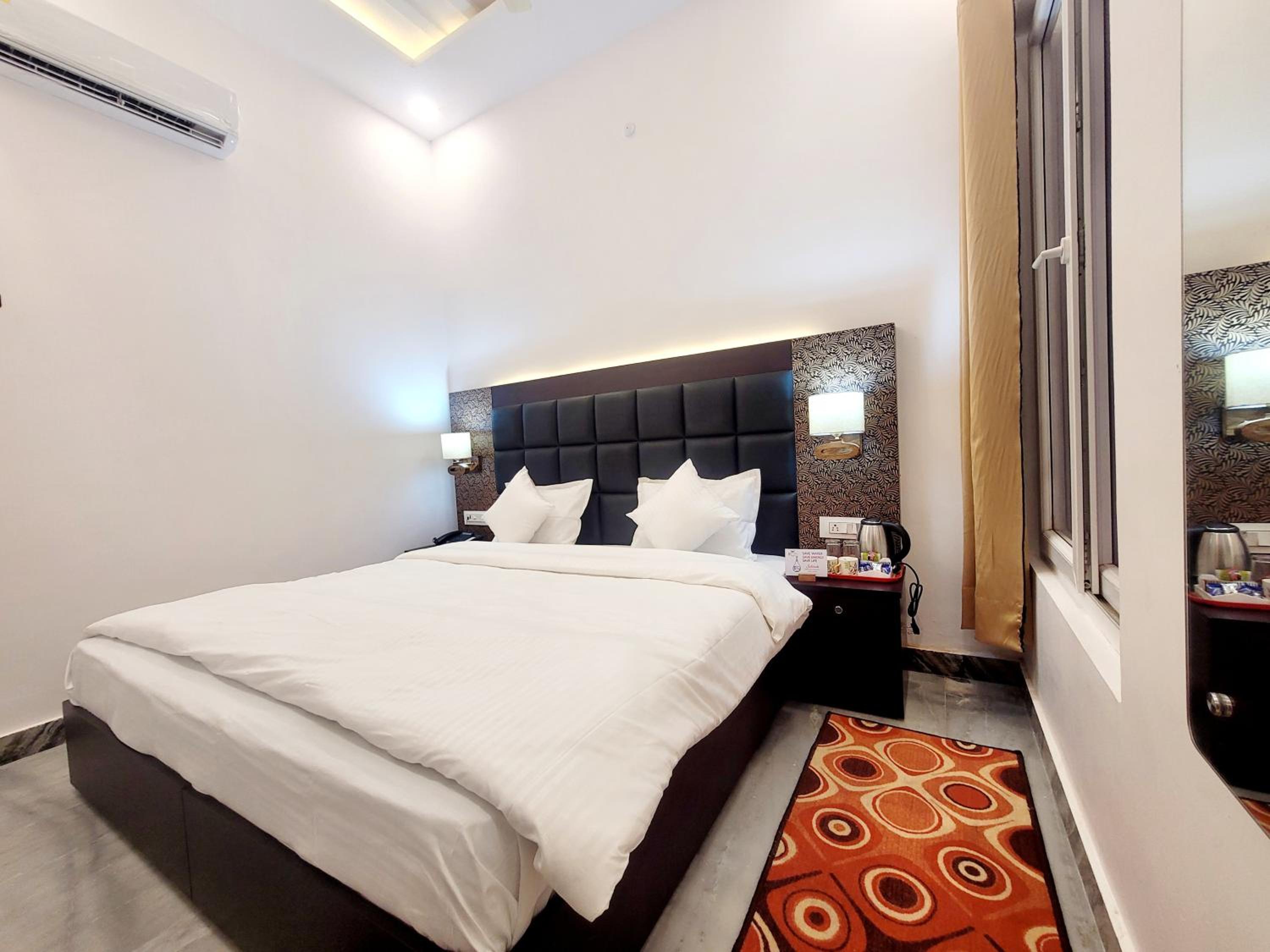 Budget Double Room - Photo 2