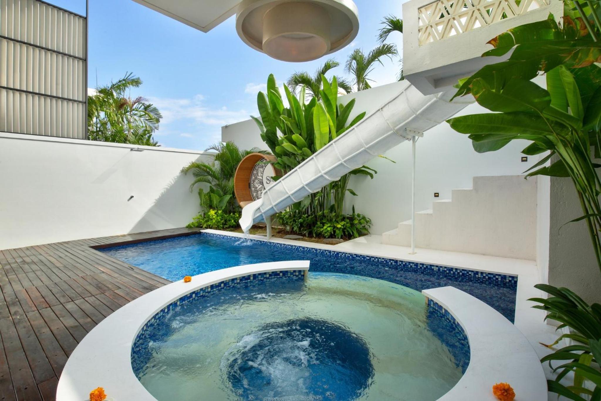 Three Bedroom Villa with Private Pool & Waterslide - Photo 16