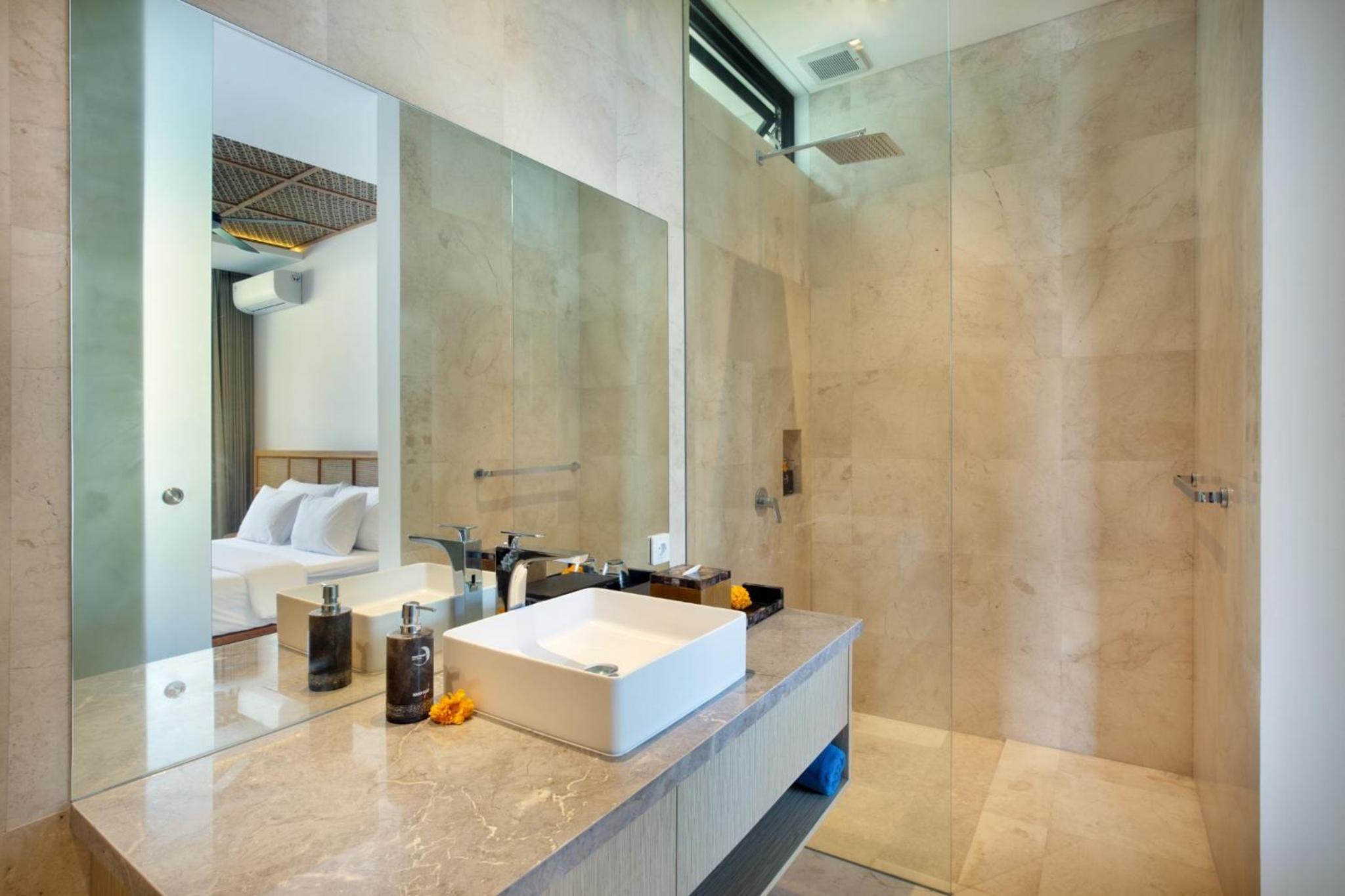Royal Three Bedroom Villa with Private Pool & Waterslide - Photo 11