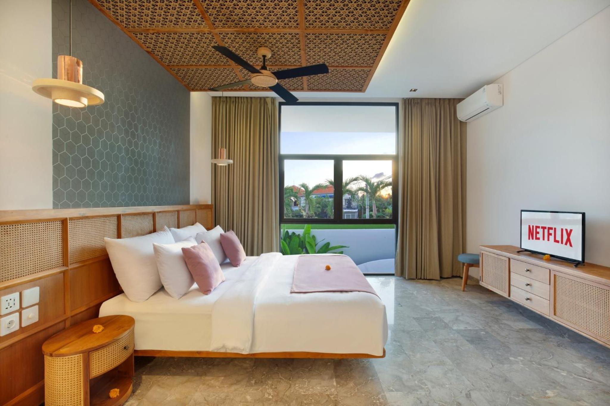Three Bedroom Villa with Private Pool & Waterslide - Photo 8