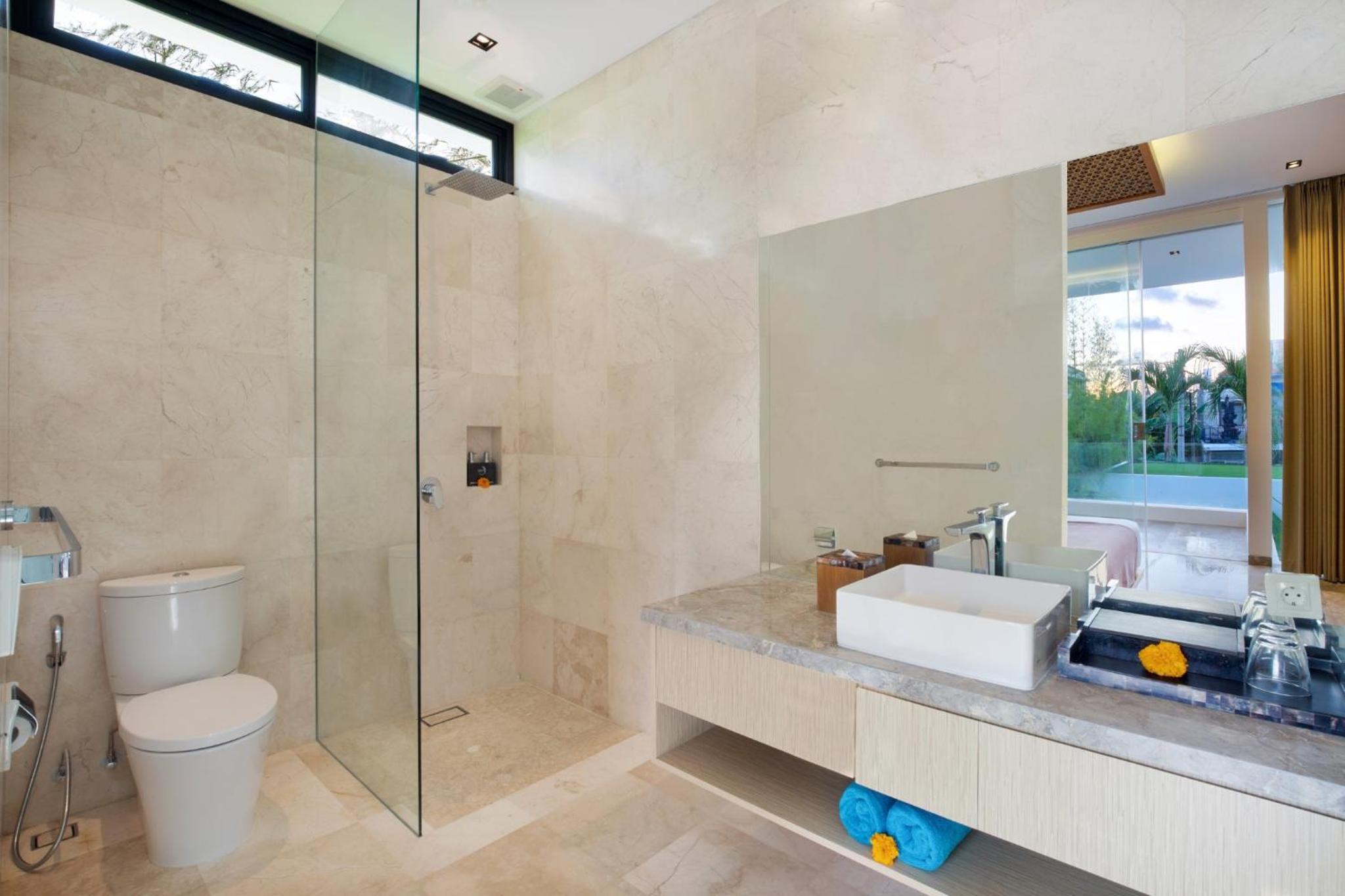 Royal Three Bedroom Villa with Private Pool & Waterslide - Photo 10