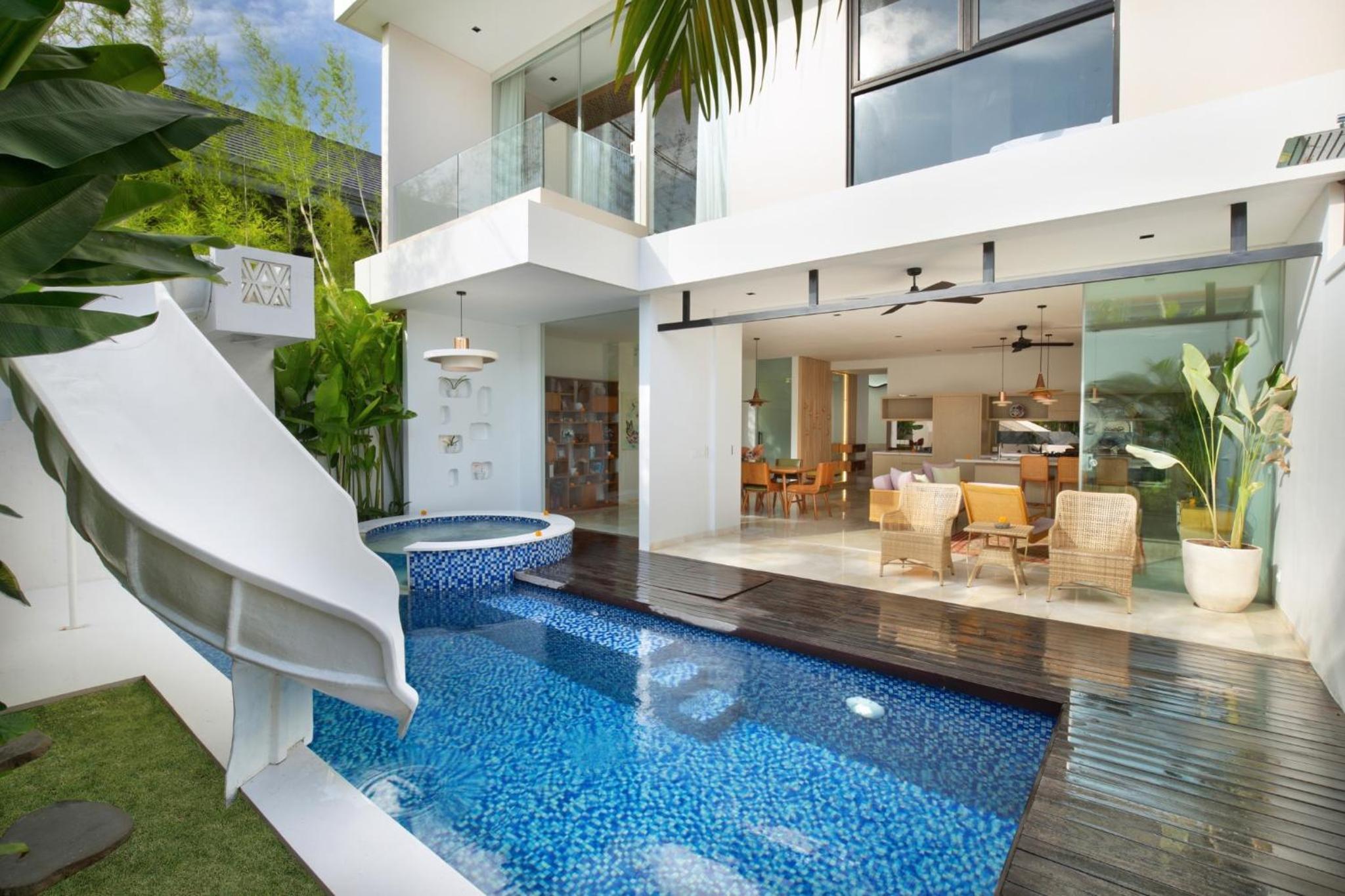 Three Bedroom Villa with Private Pool & Waterslide - Photo 15