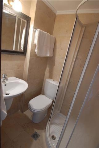 Triple Room - Photo 2
