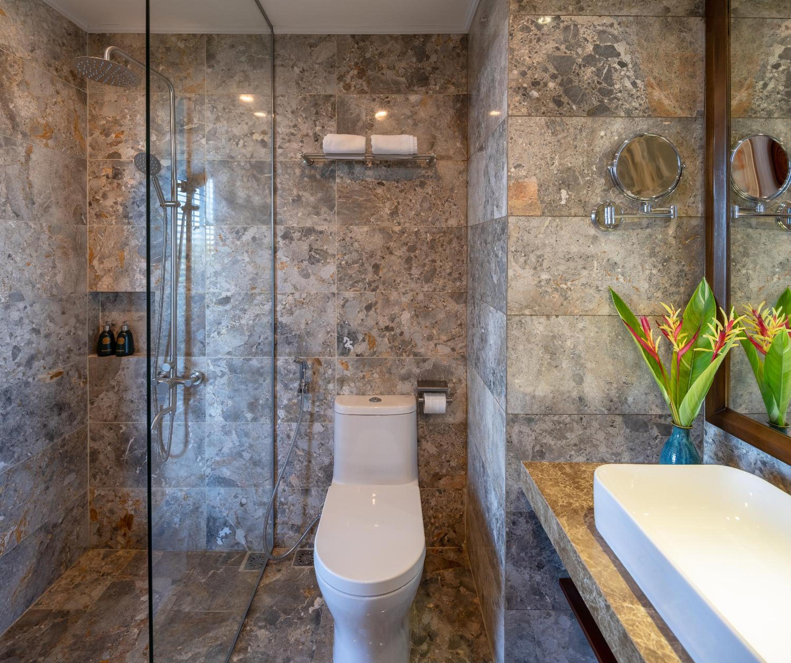 Deluxe Double With Balcony - Photo 6