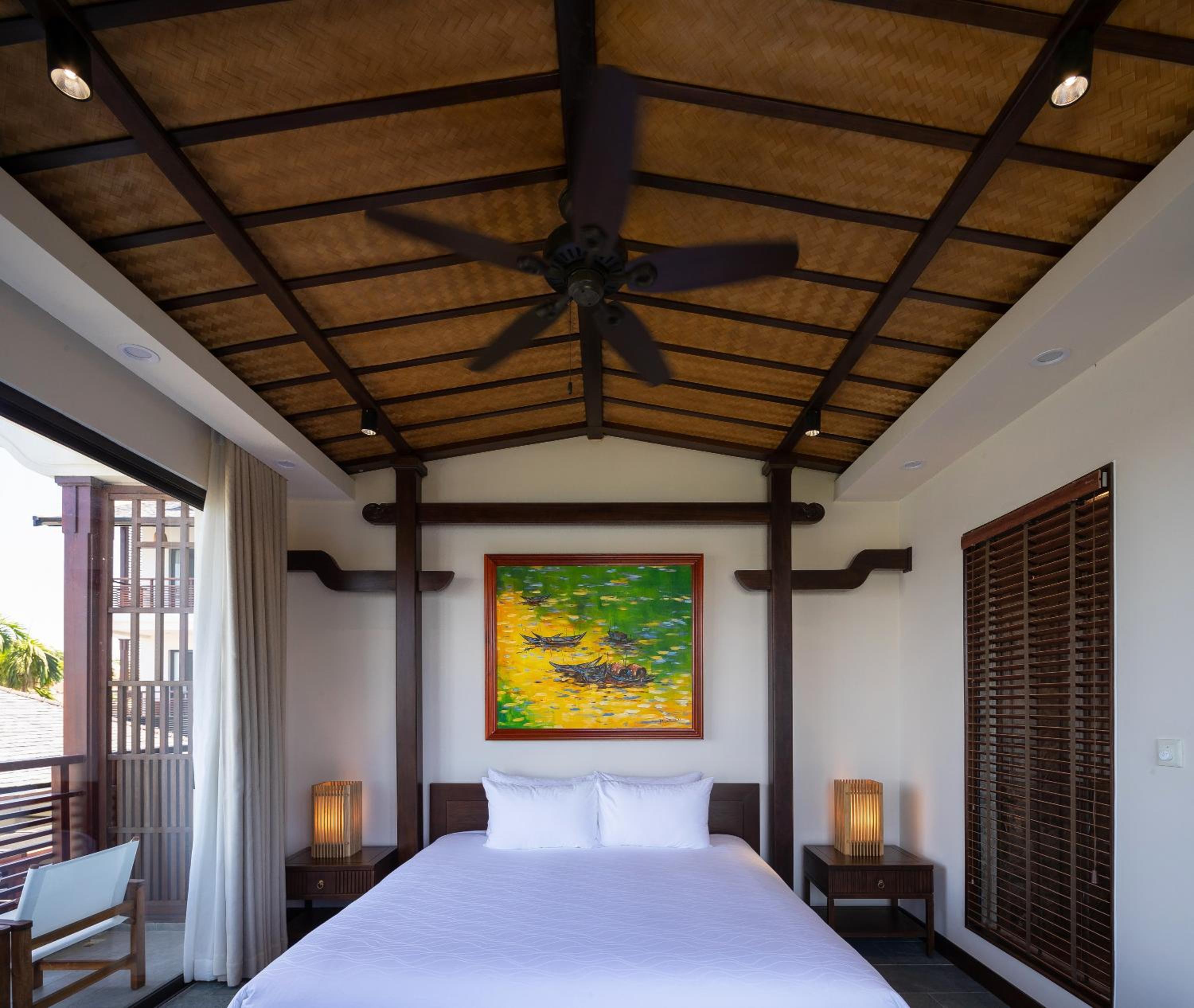 Deluxe Double With Balcony - Photo 7
