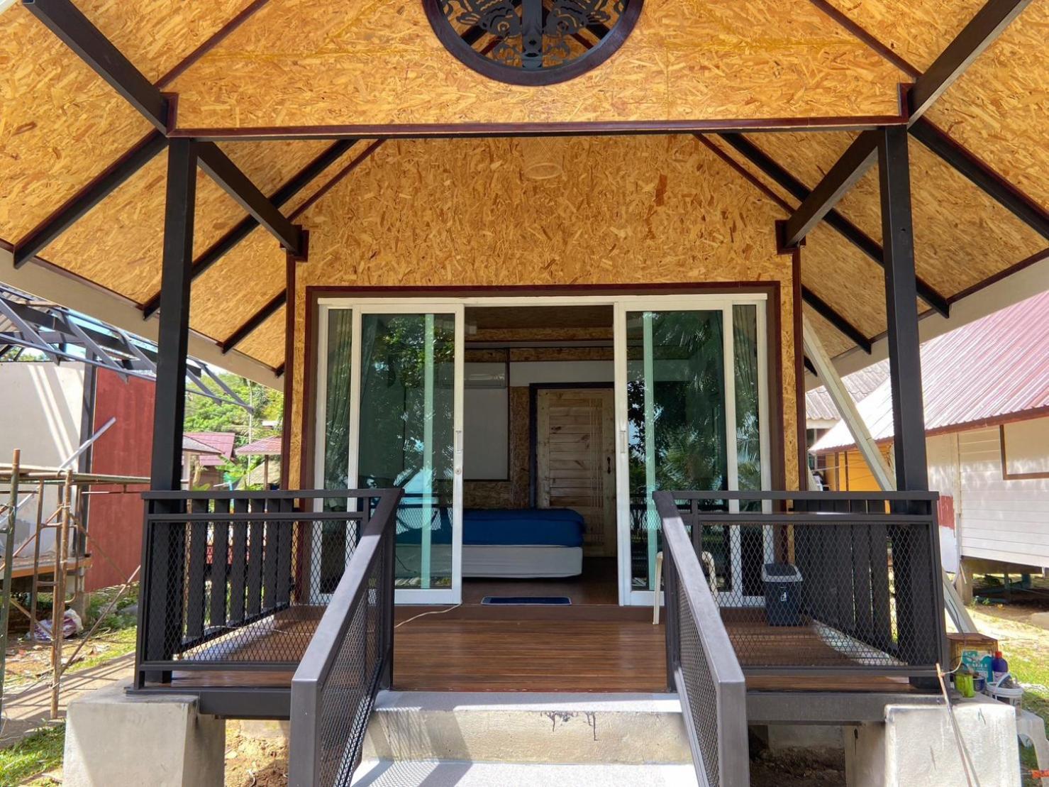 Bungalow with Sea View - Photo 11