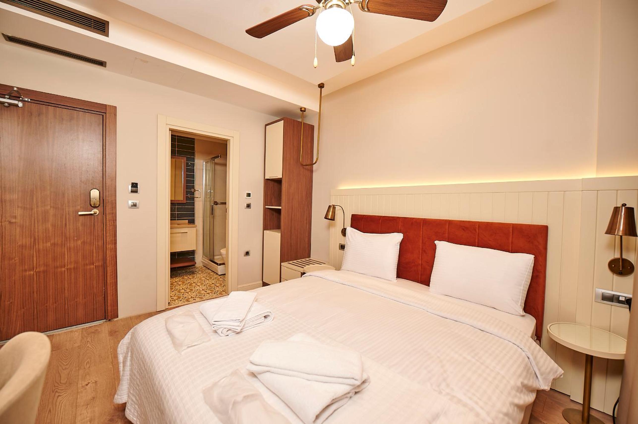 Standard Double Room - Basement photo 3