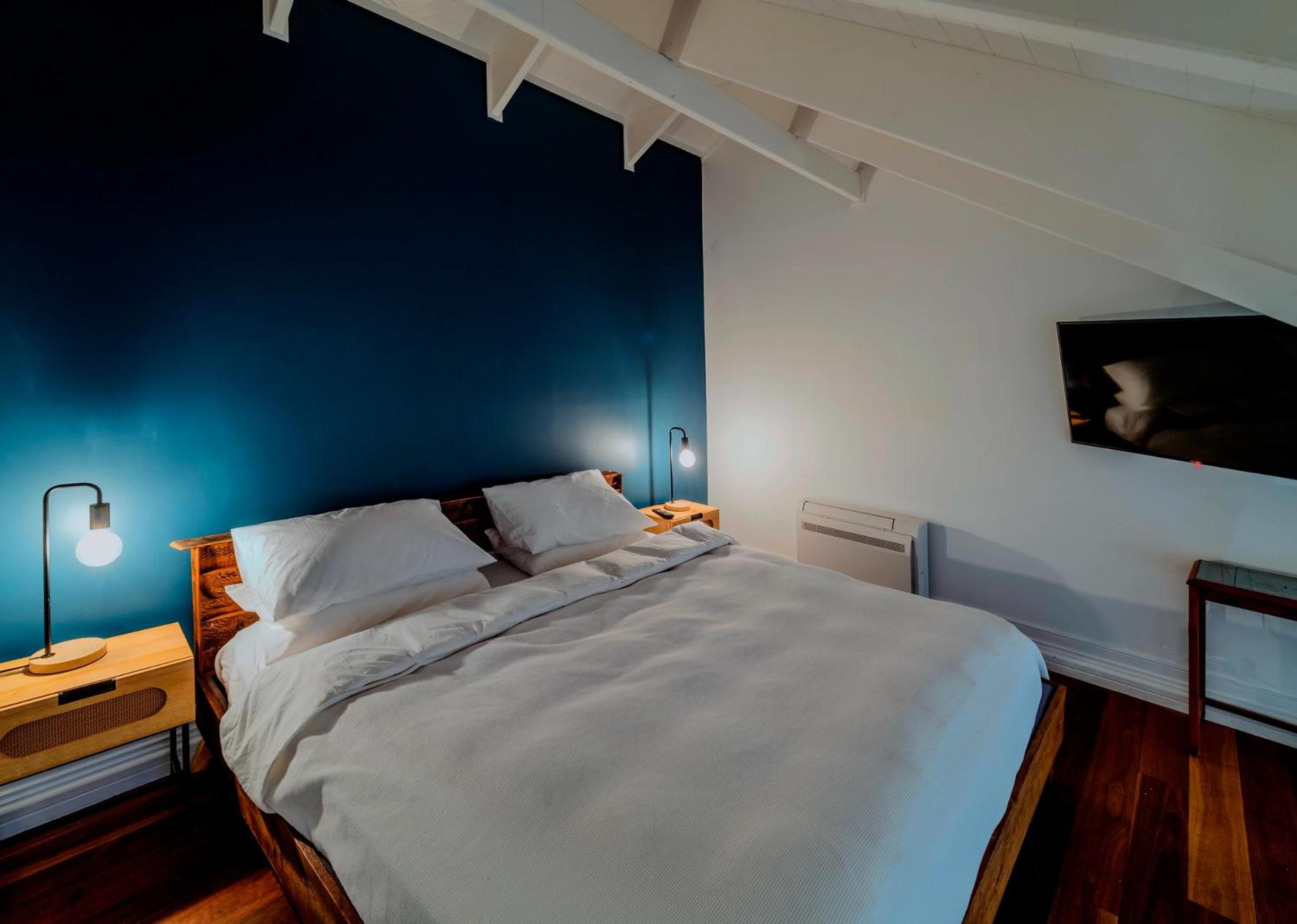 Seven-Bedroom House photo 1