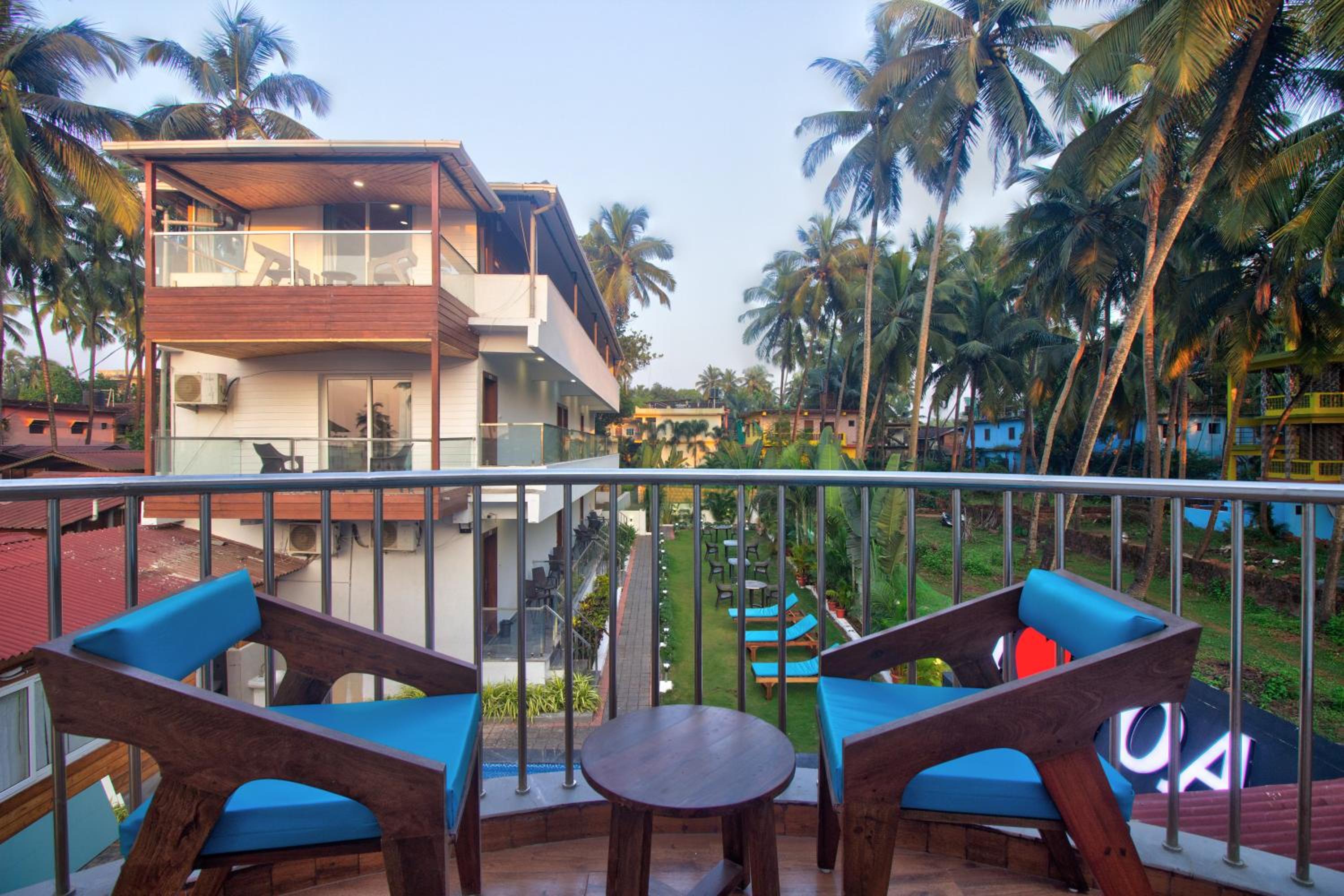 Deluxe Double Room with Side Sea View - Photo 2