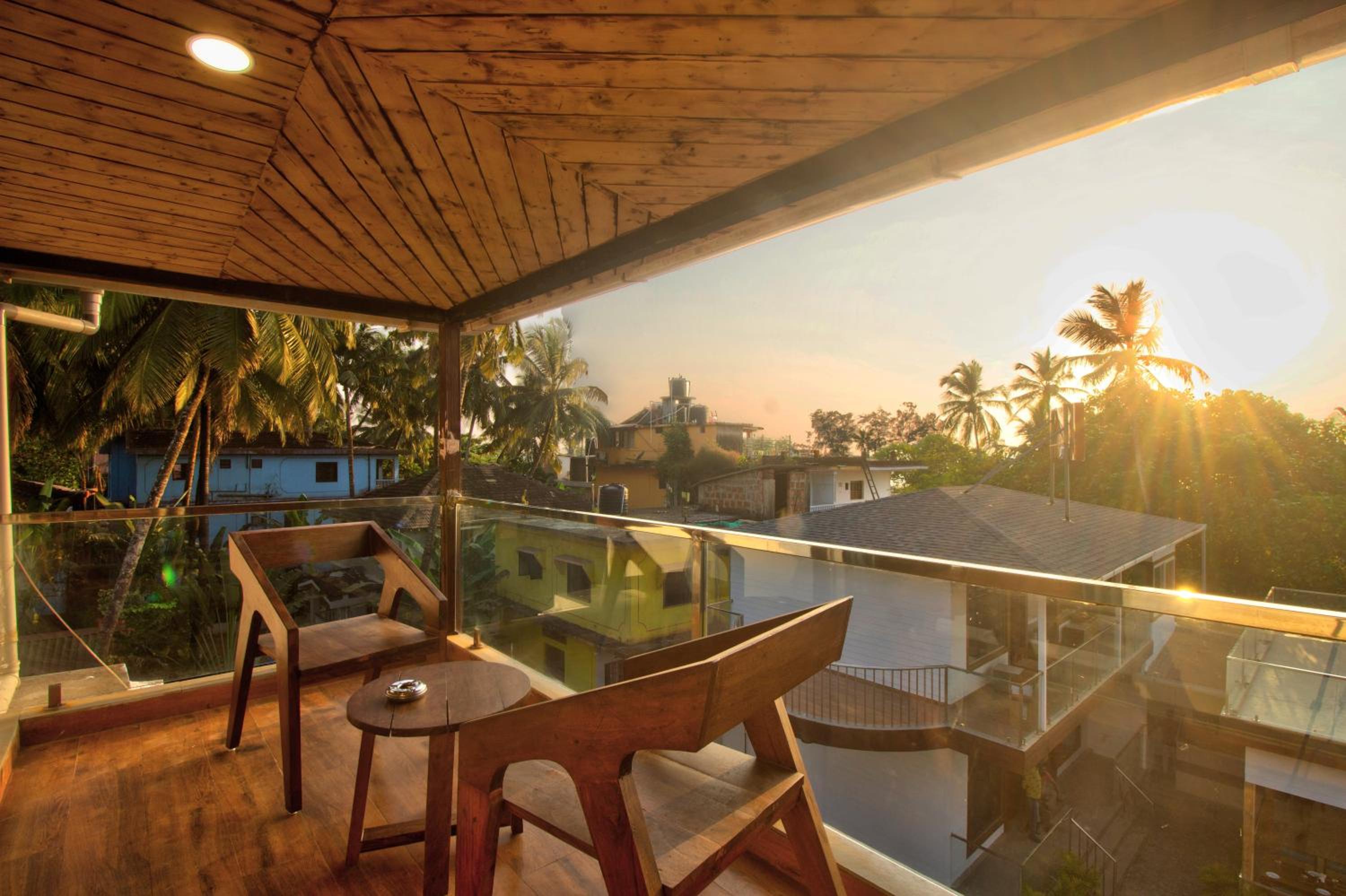 Deluxe Double Room with Balcony and Sea View - Photo 11
