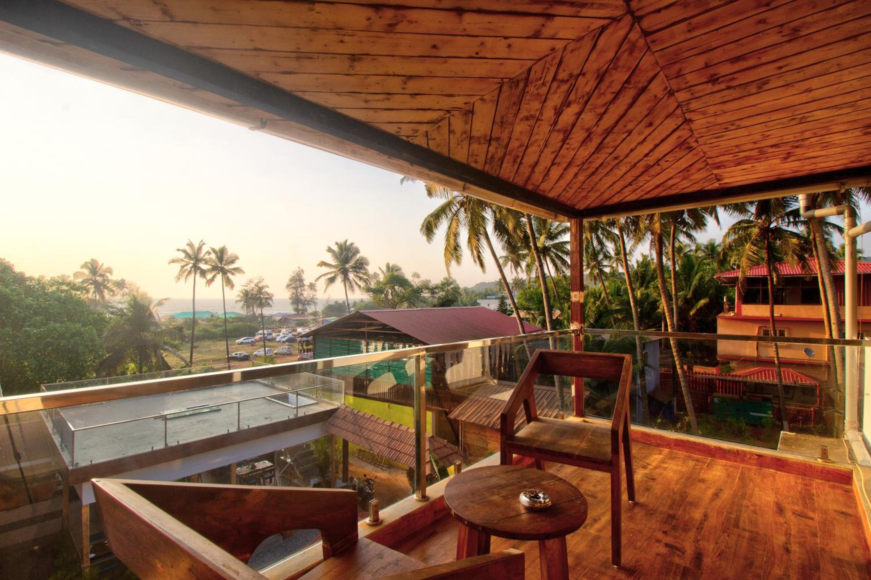 Deluxe Double Room with Balcony and Sea View - Photo 12