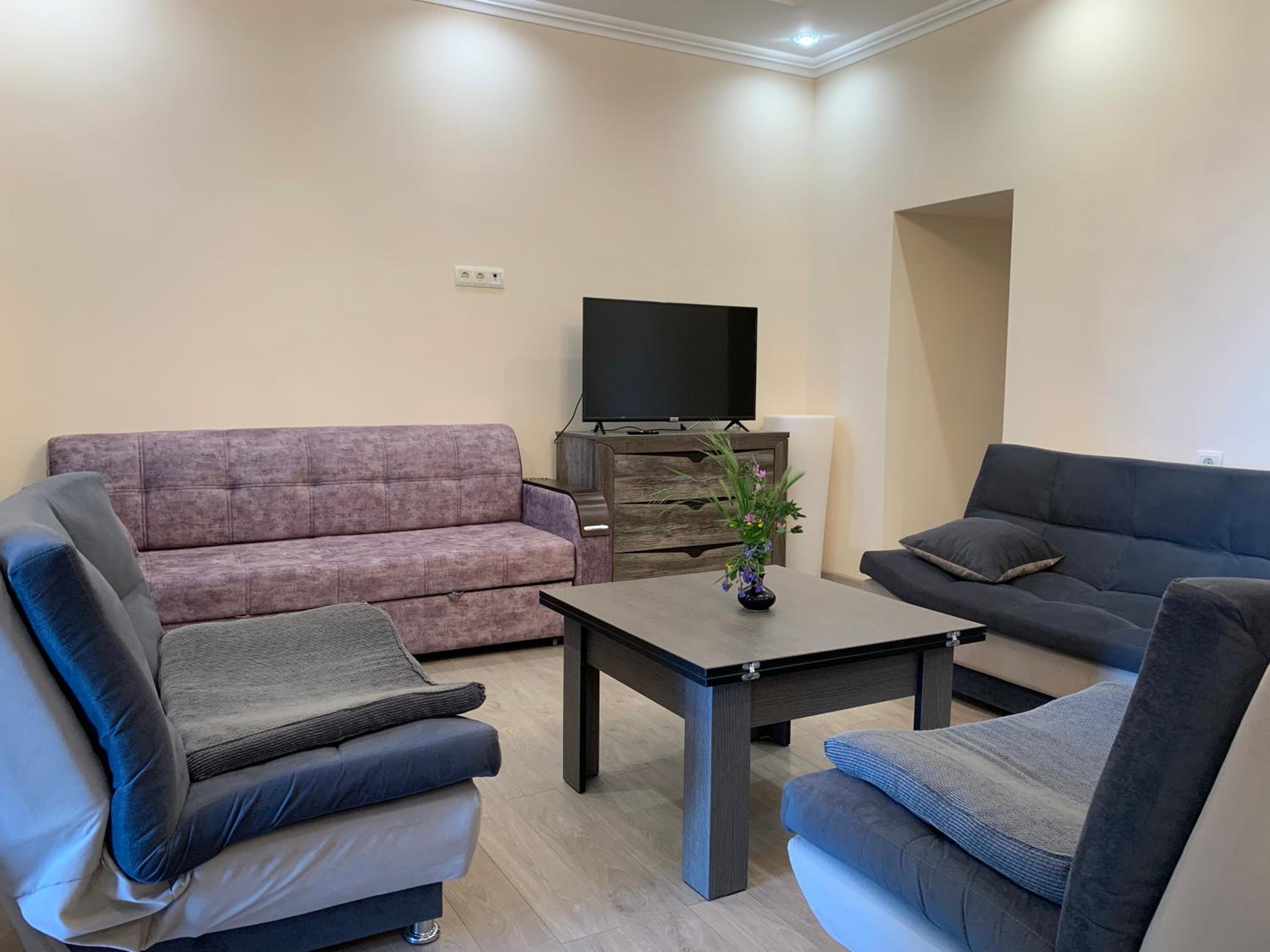 Apartment with Mountain View photo 1