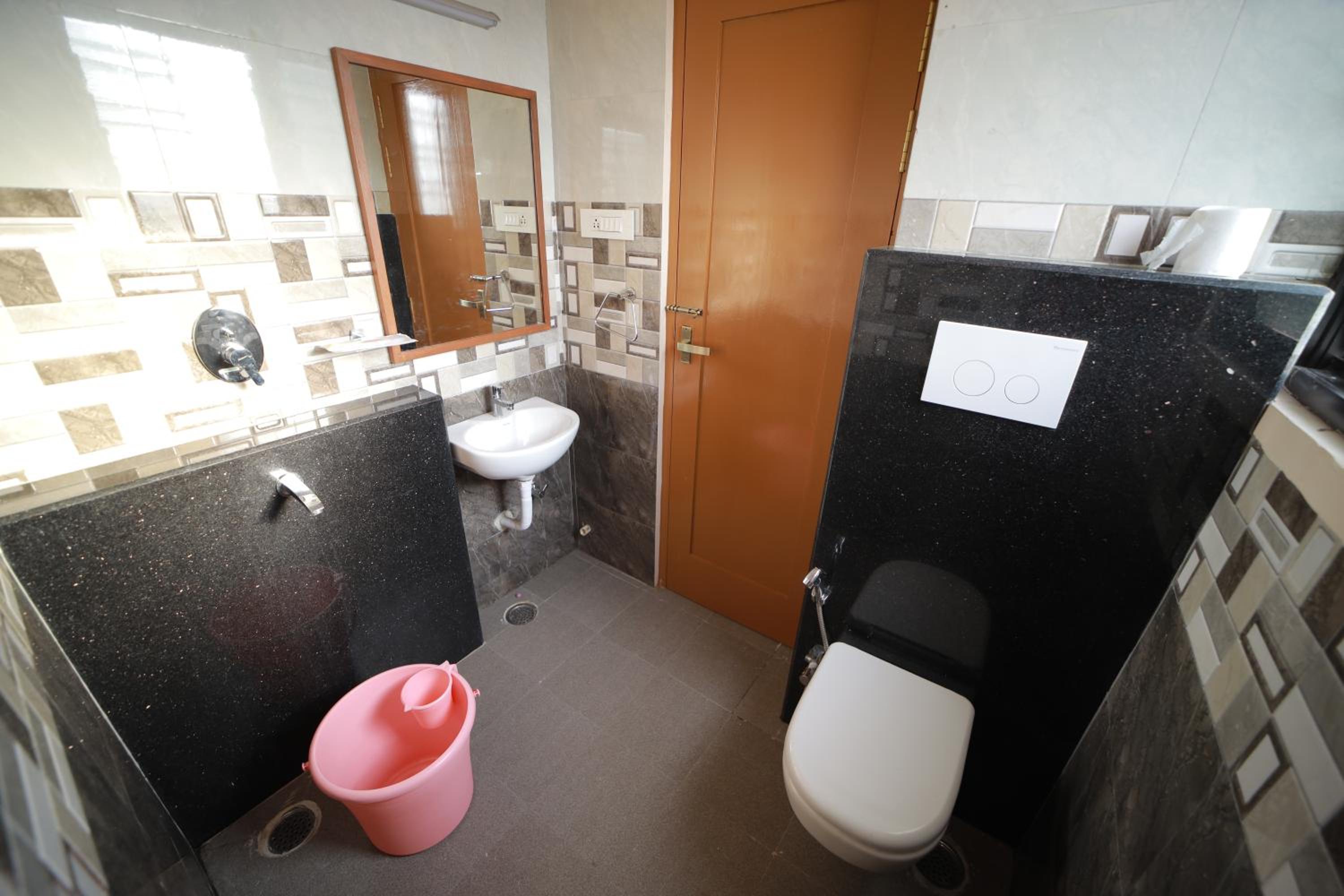 Standard Double Room - Photo 5