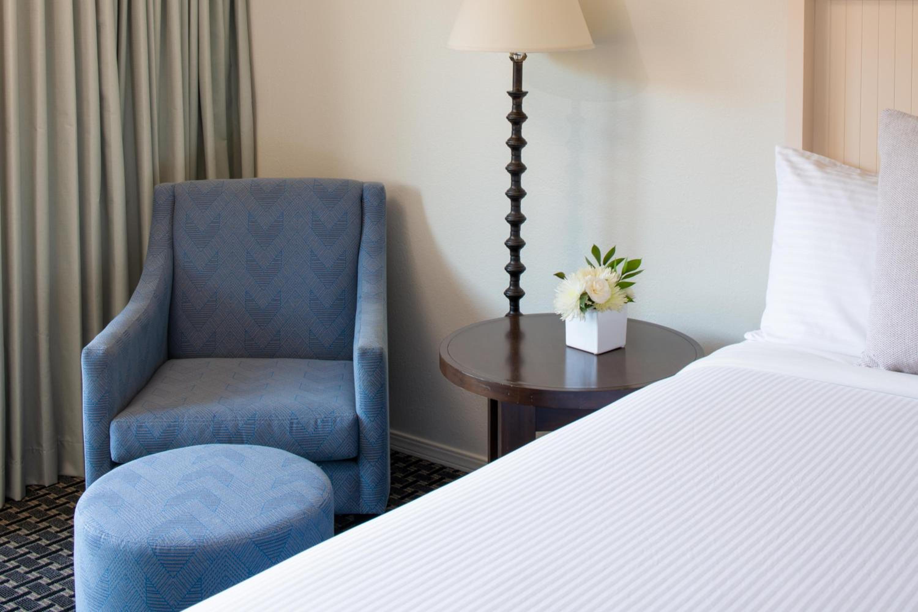Standard King Room - Photo 4