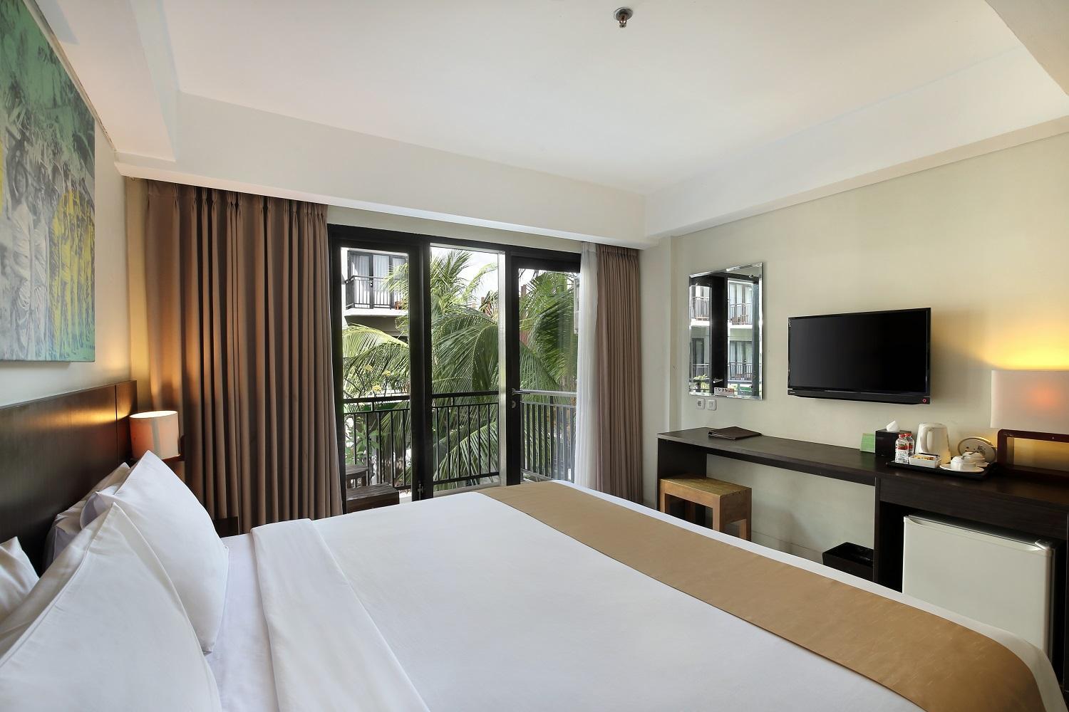 Double Room with Pool View photo 2