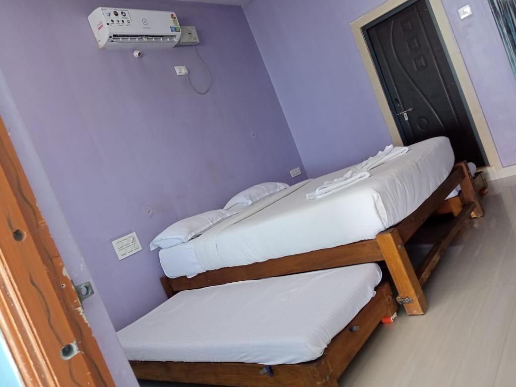 Standard Double or Twin Room with Sea View - Photo 1