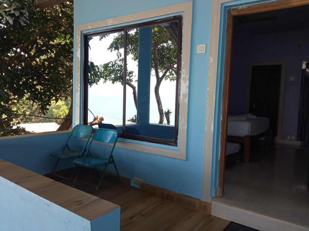 Standard Double or Twin Room with Sea View - Photo 4