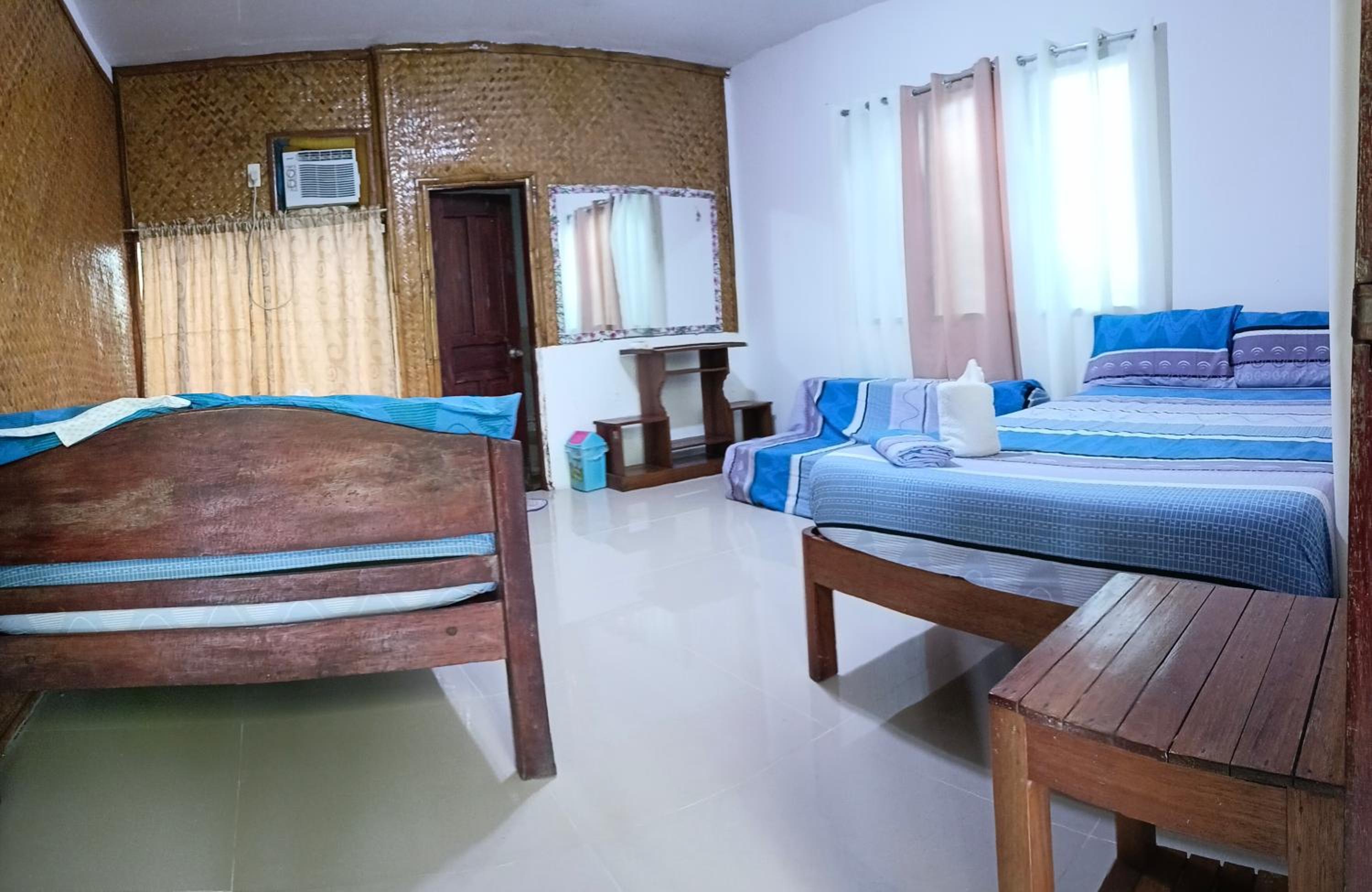 Standard Quadruple Room photo 2