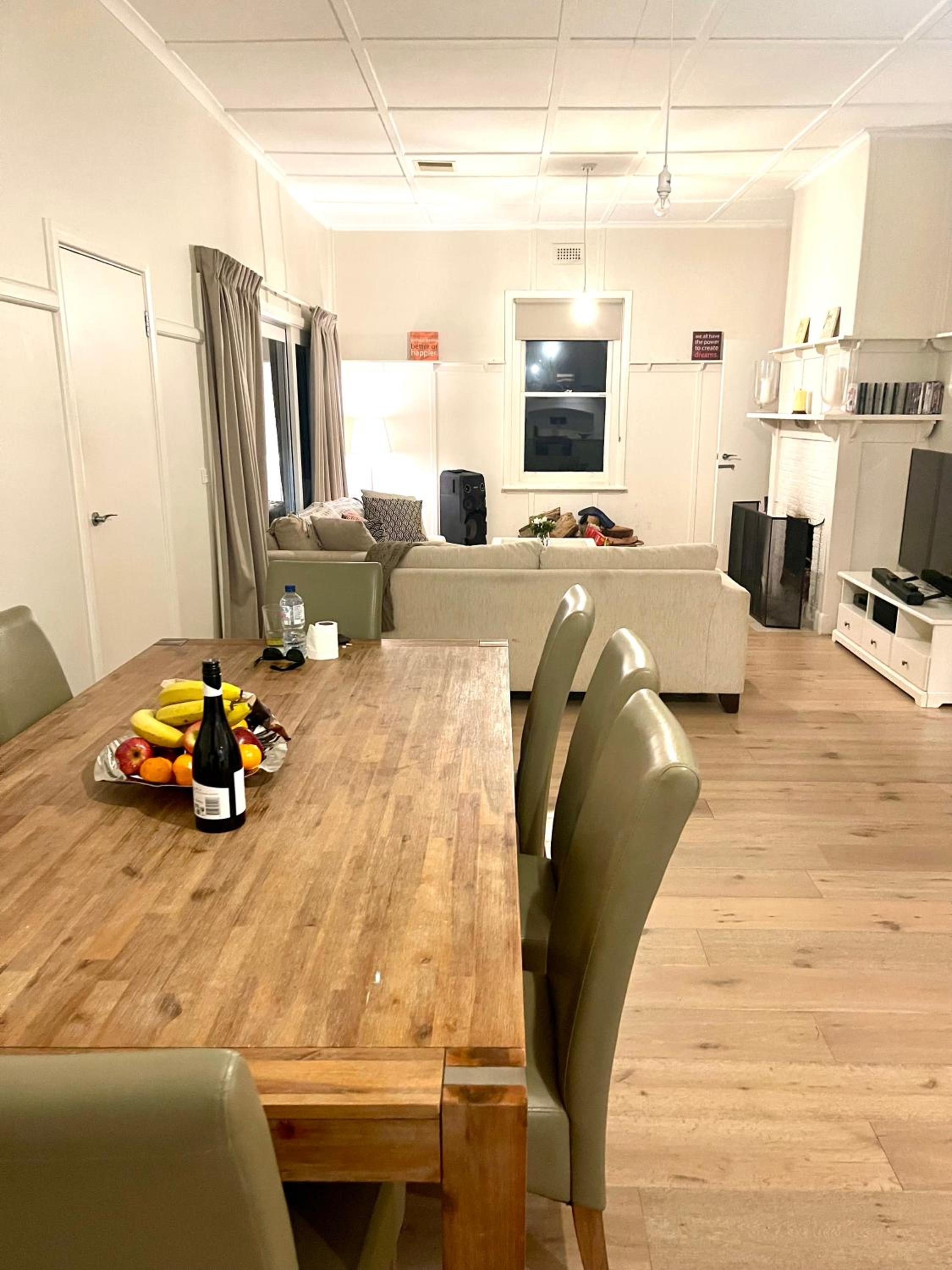 Three-Bedroom House photo 3