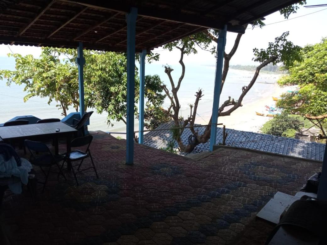Standard Double or Twin Room with Sea View - Photo 9