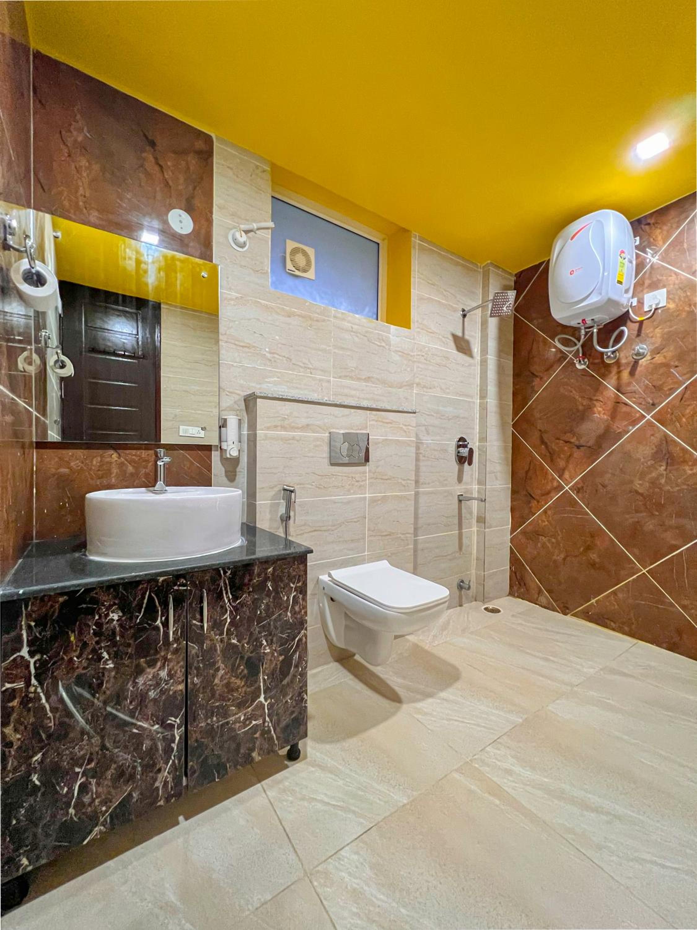 Deluxe Double Room - Photo 8