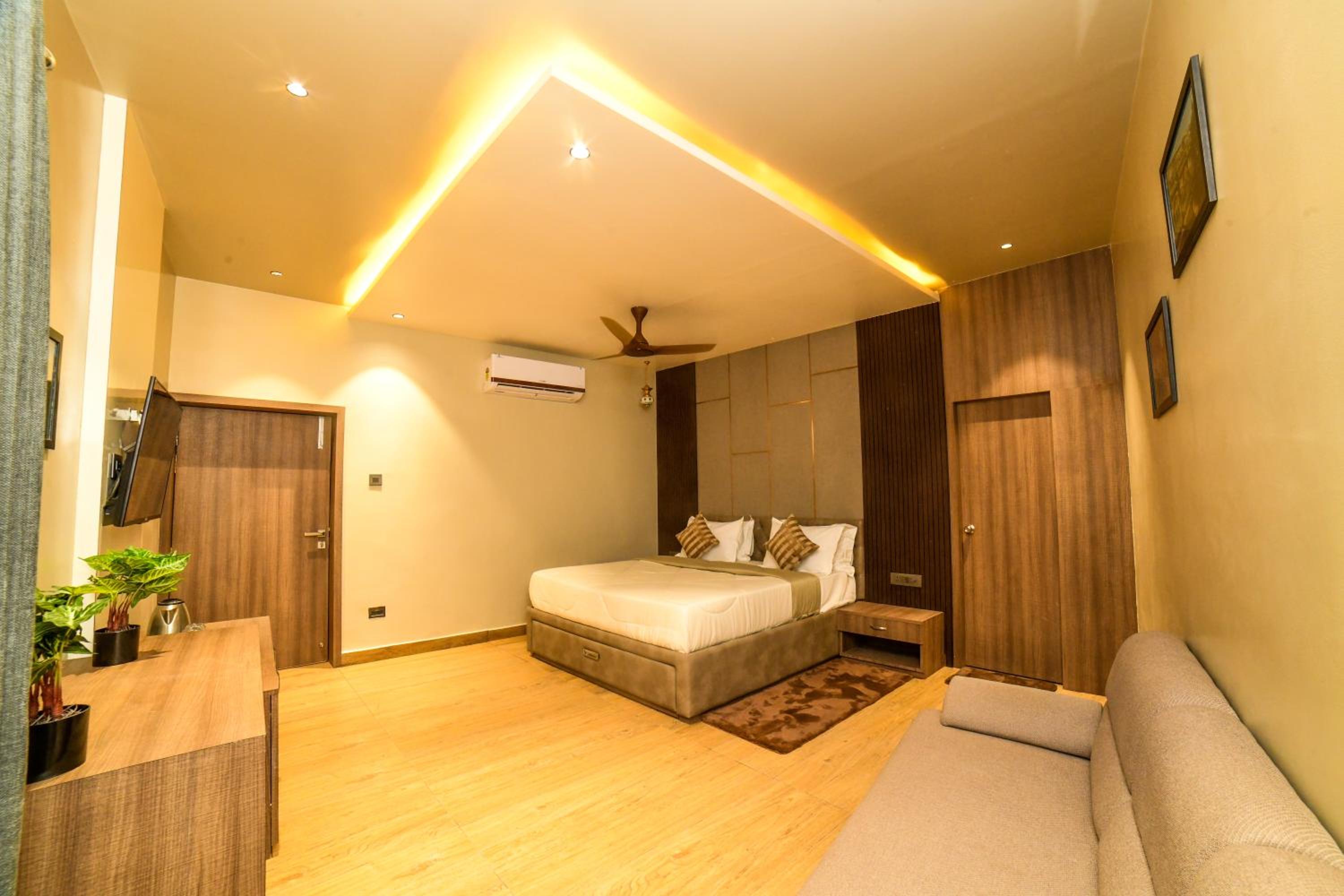 King Room with Garden View - Photo 7