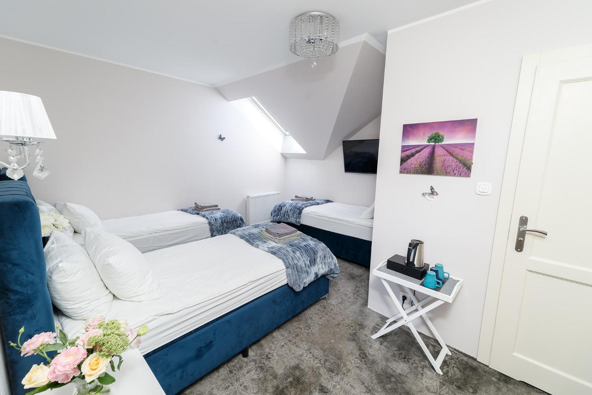 Standard Triple Room - Photo 3