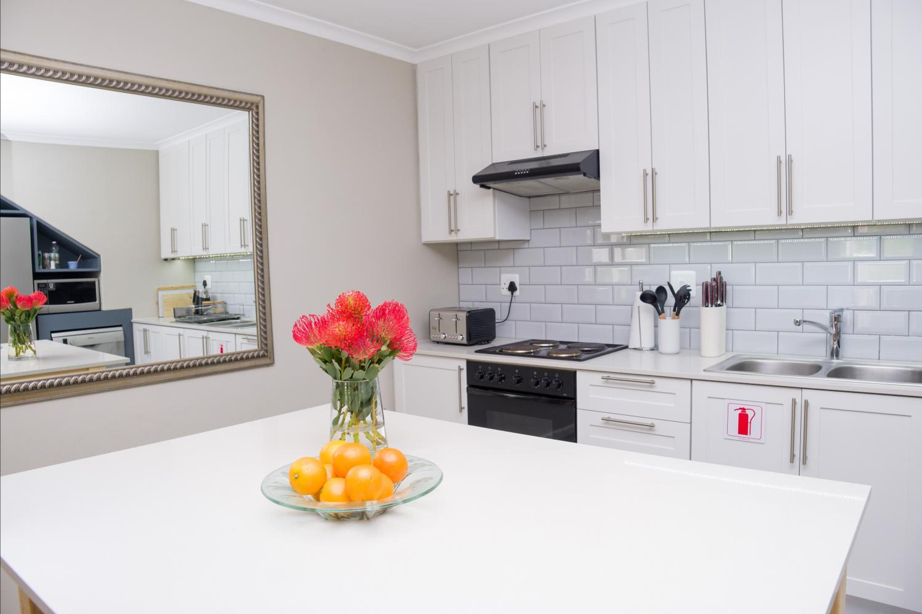 Two-Bedroom House - Photo 24