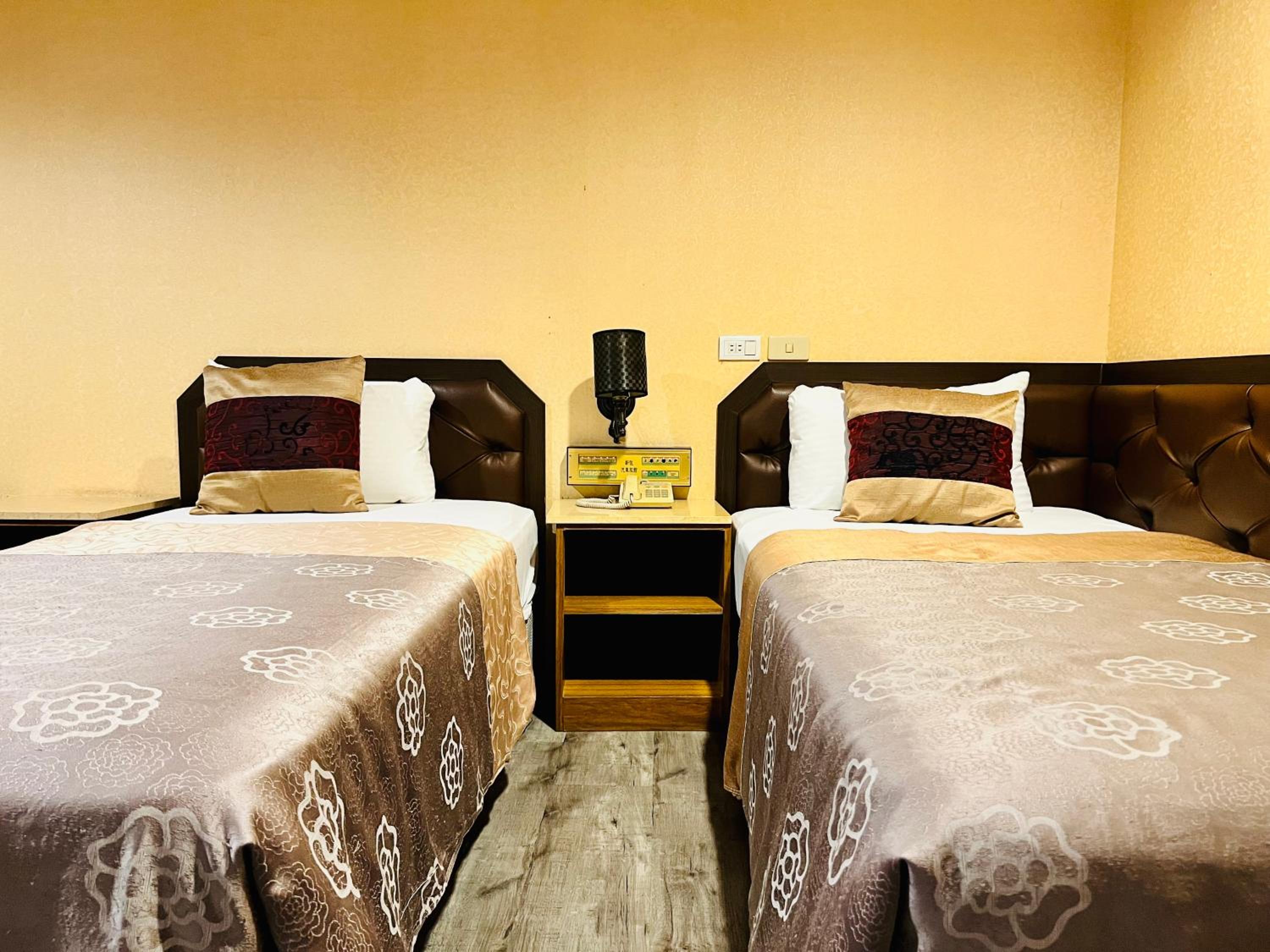 Standard Twin Room photo 2