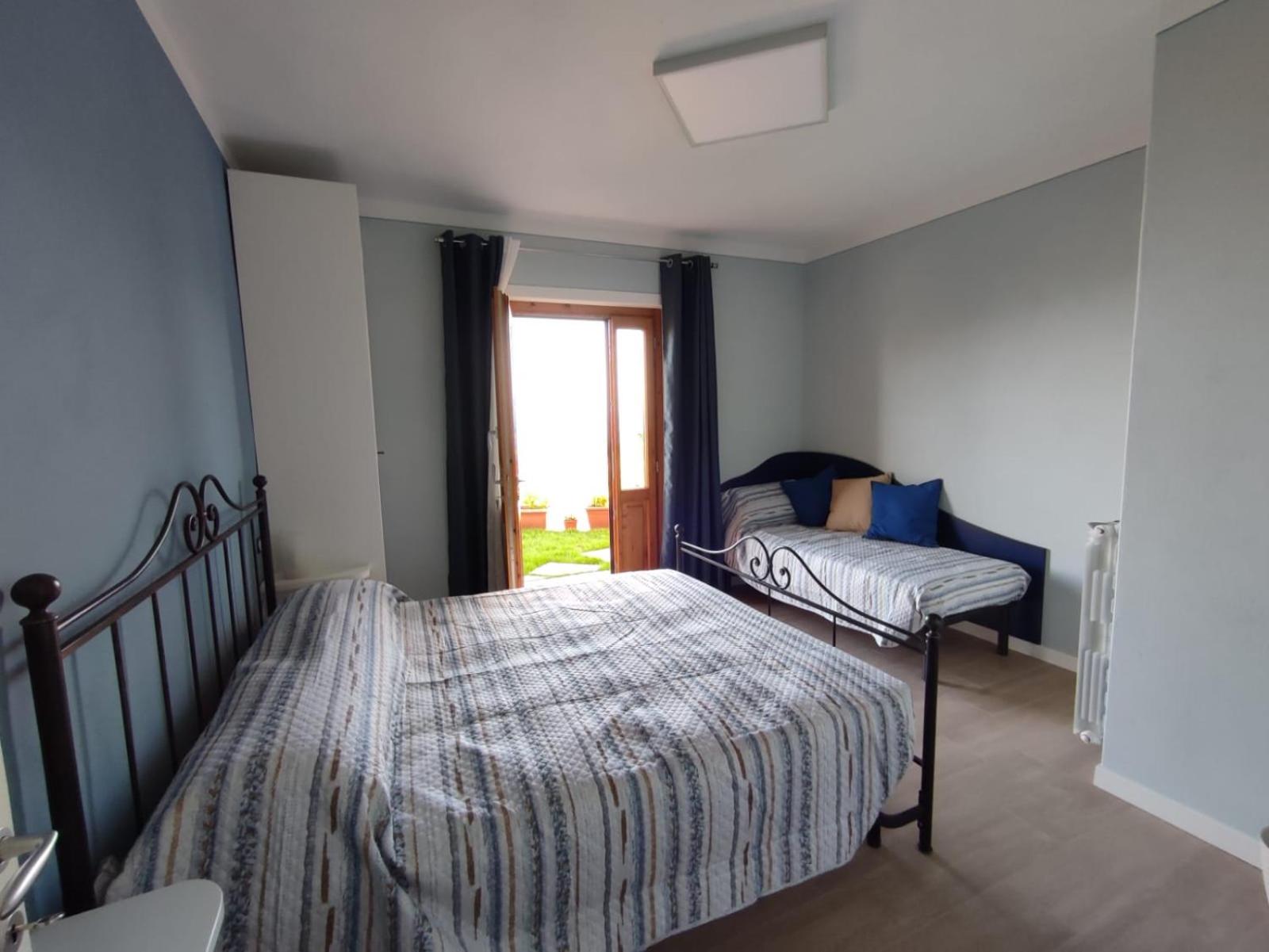 Large Double Room photo 2