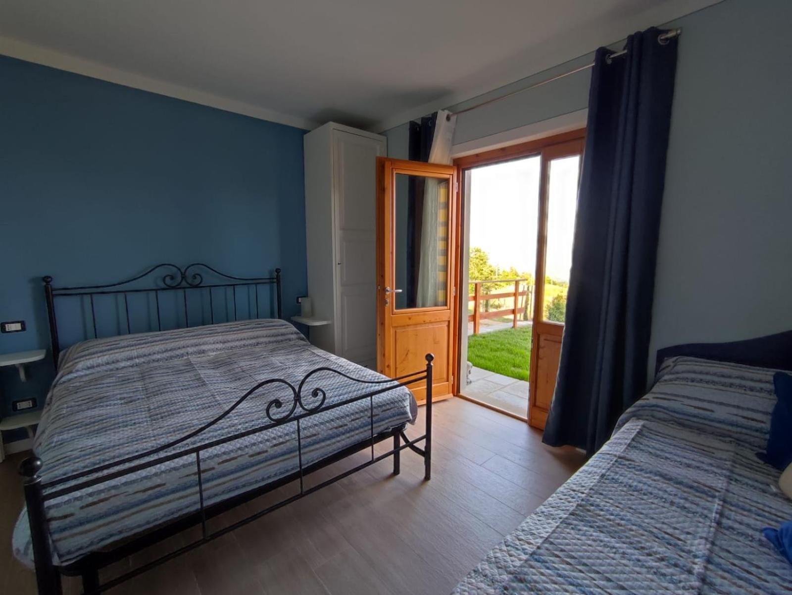 Large Double Room photo 1
