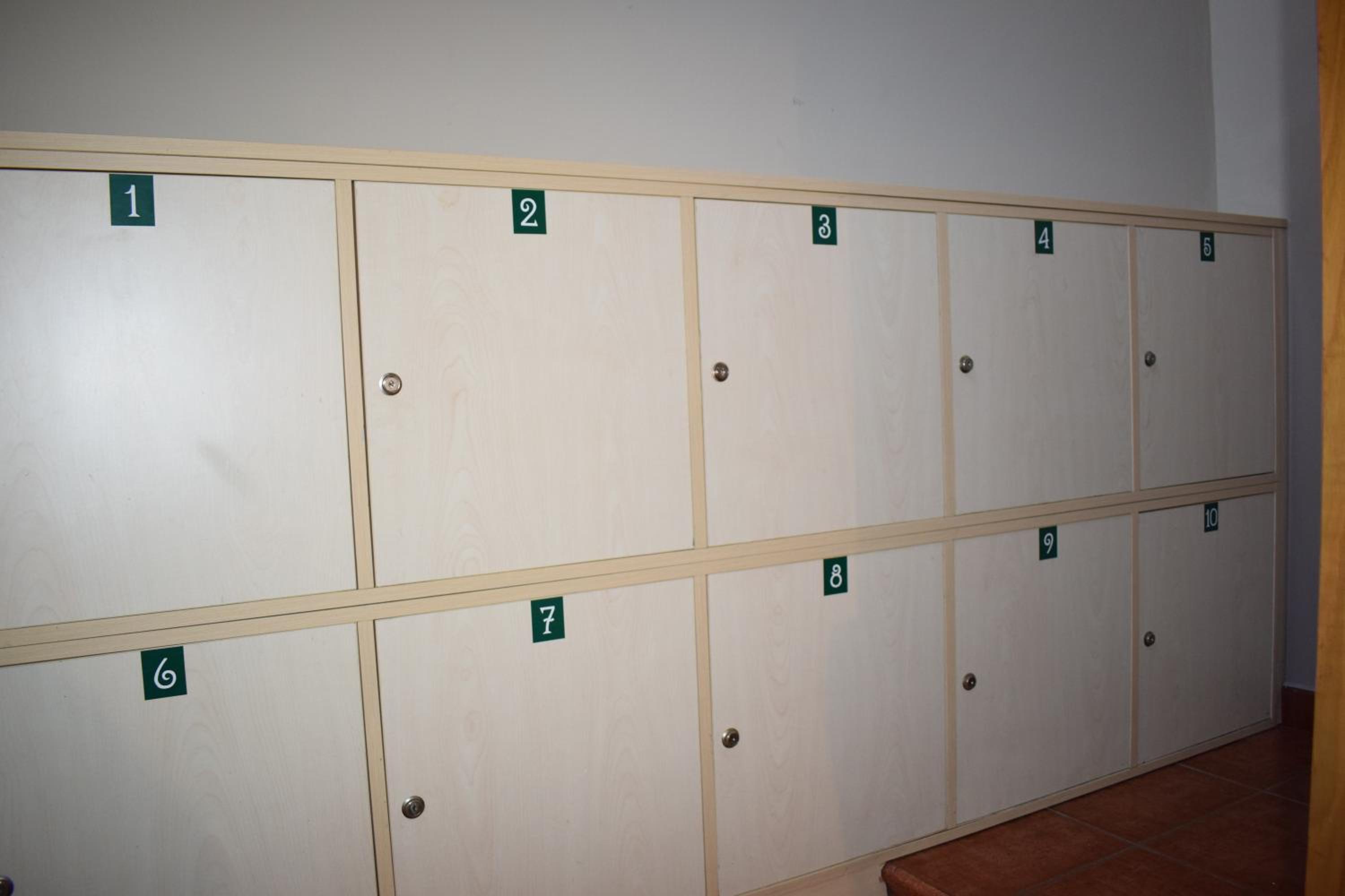 Bed in 6-Bed Mixed Dormitory Room photo 3