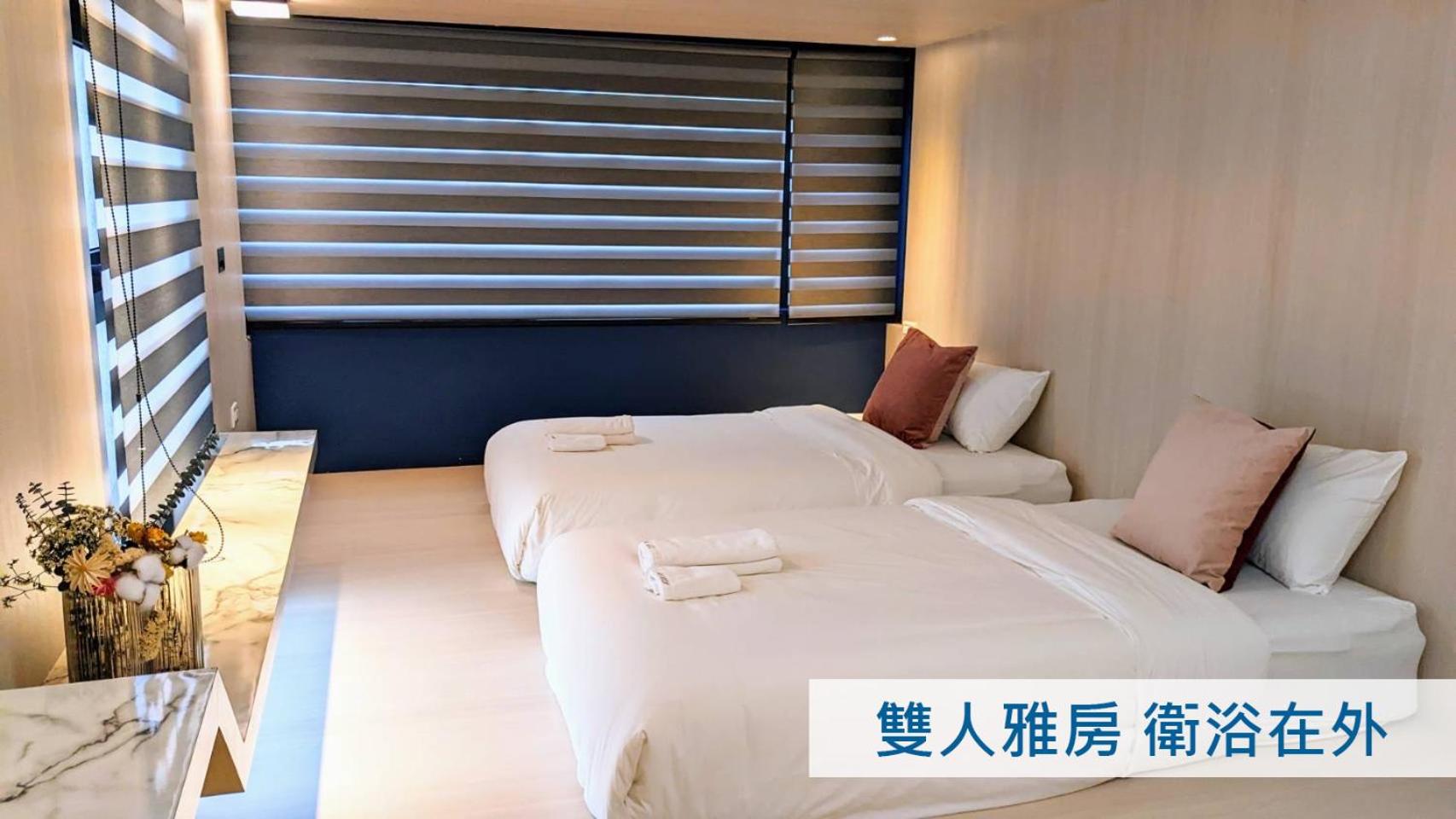 Double or Twin Room with Shared Bathroom photo 3