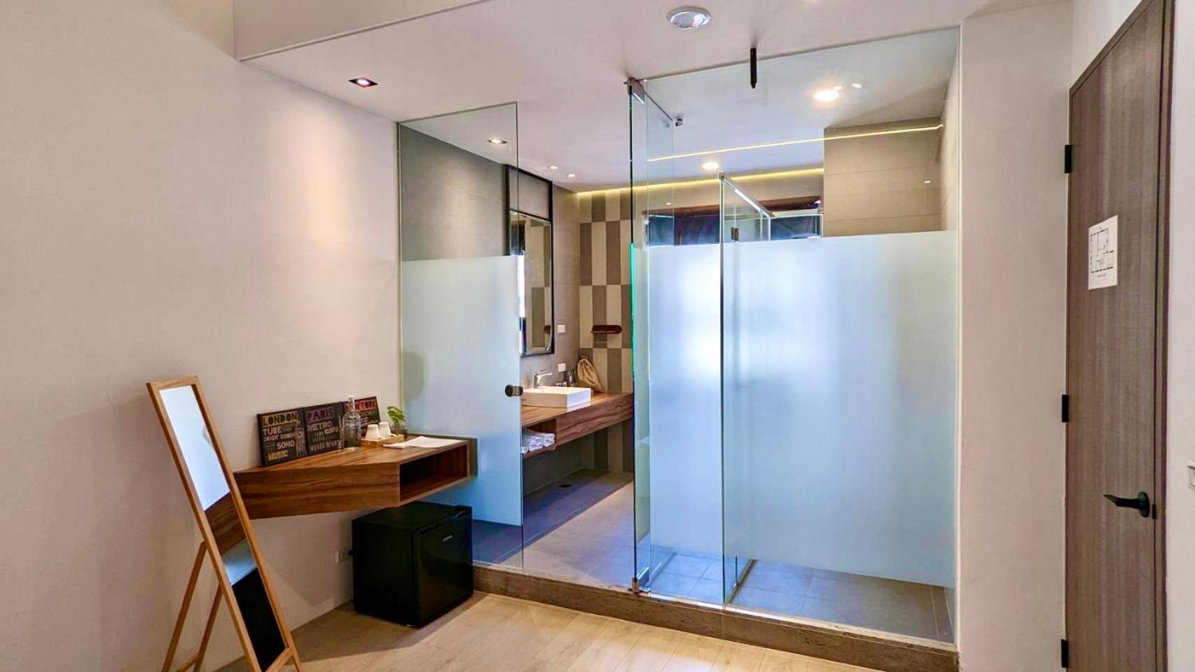 Double Room with Private Bathroom photo 3