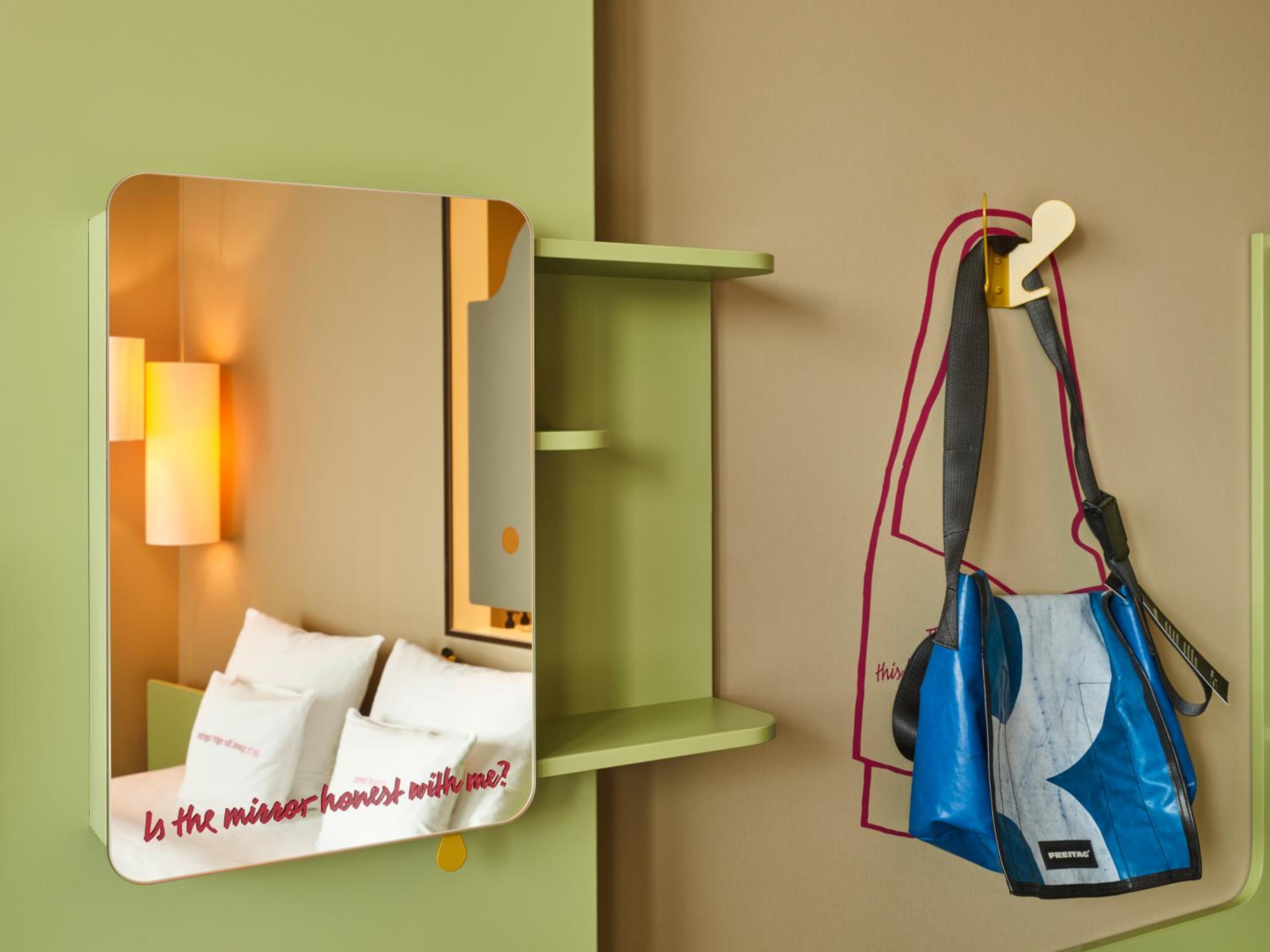 Medium Room - Photo 4