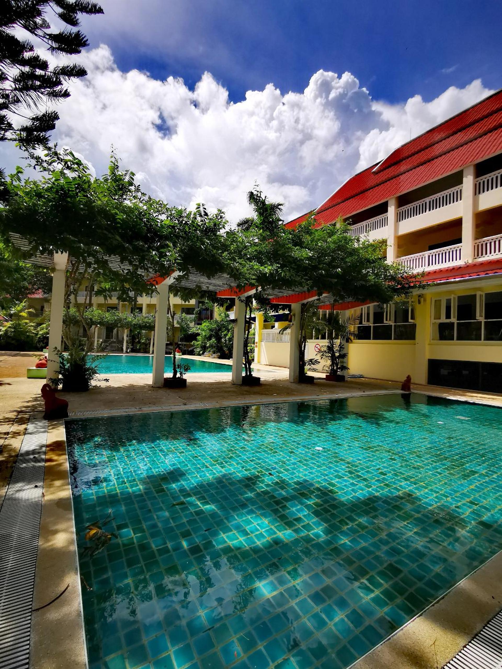 Triple Room with Balcony - Photo 12