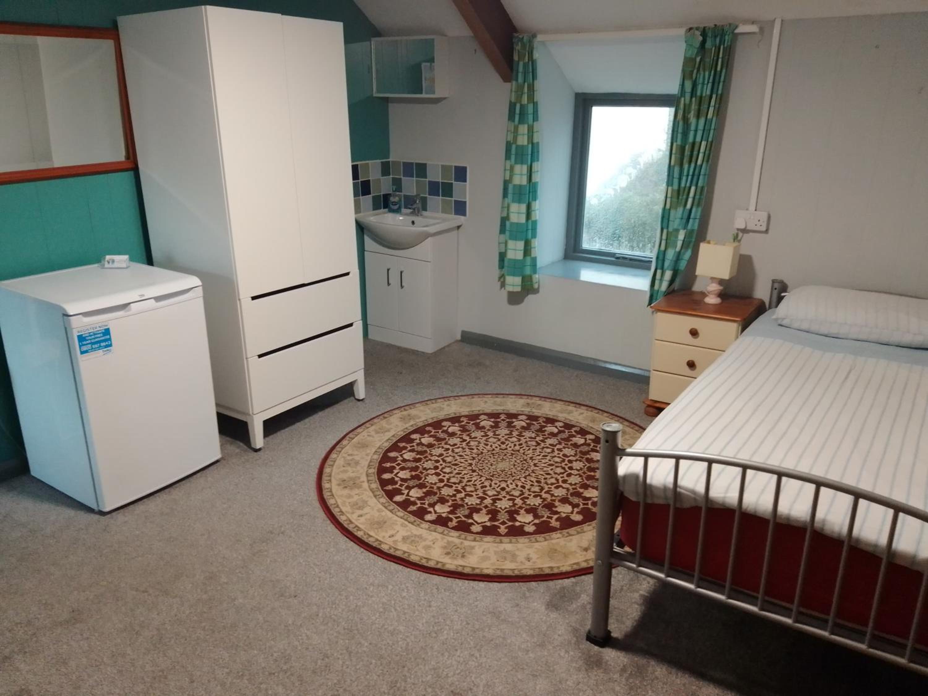 Budget Twin Room photo 3