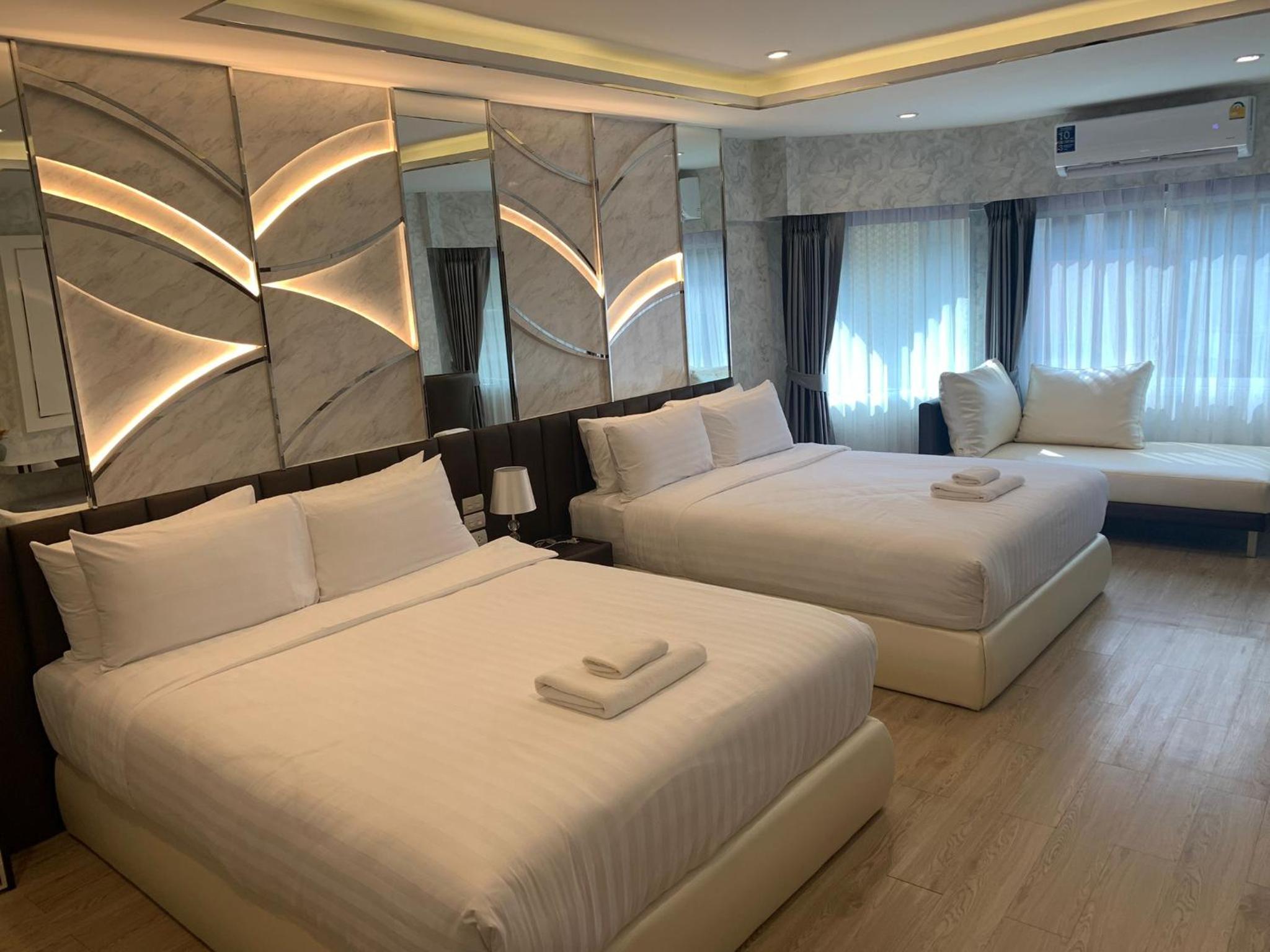 King Room with Two King Beds photo 2