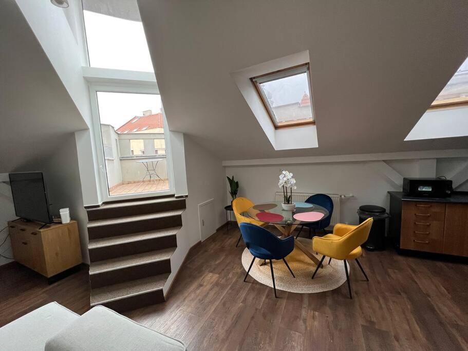 Two-Bedroom Apartment - Photo 6