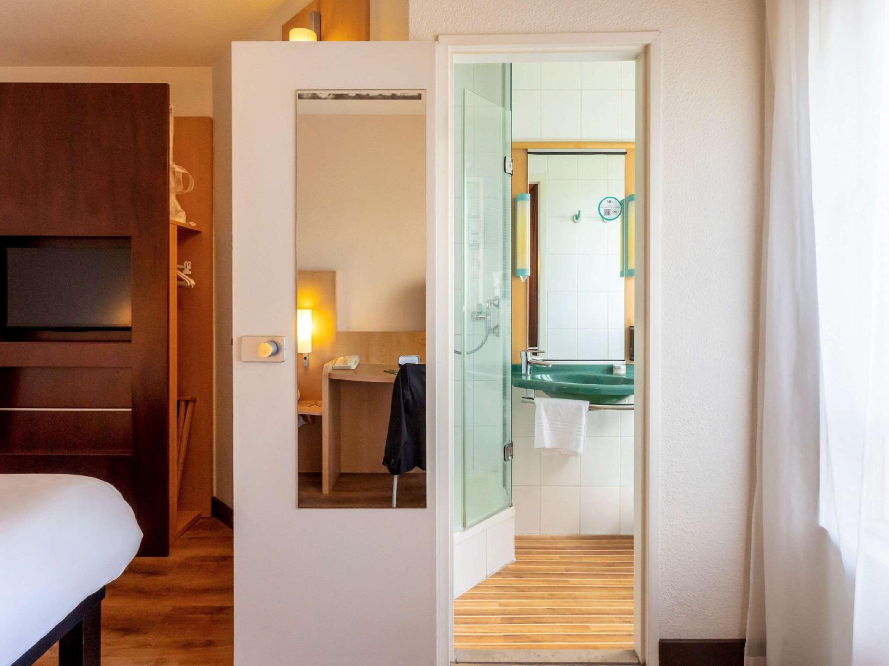 Standard Double Room - Photo 6