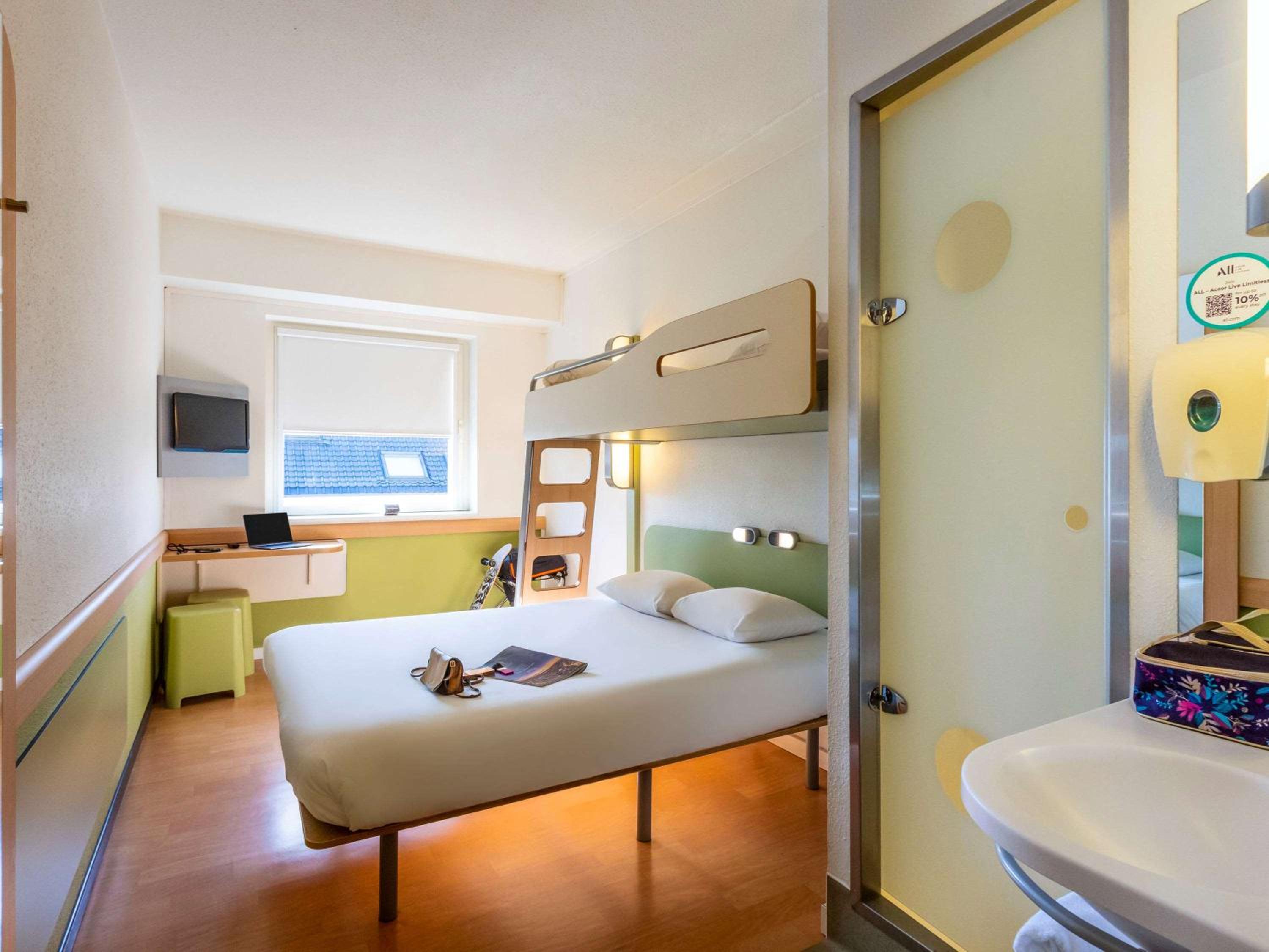 Standard Family Room with One Double Bed and One Bunk Bed - Photo 14