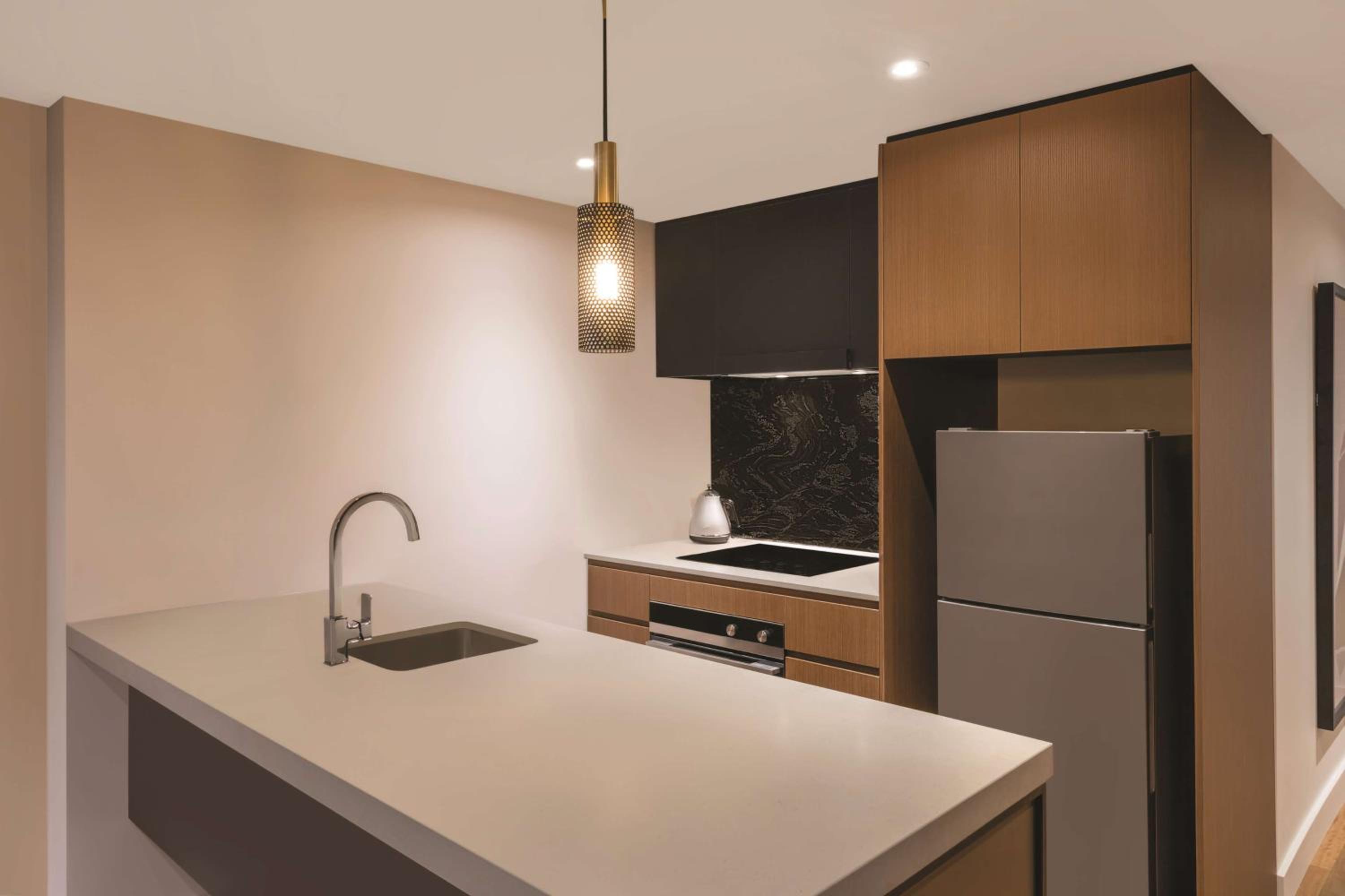 One-Bedroom Penthouse - Photo 4