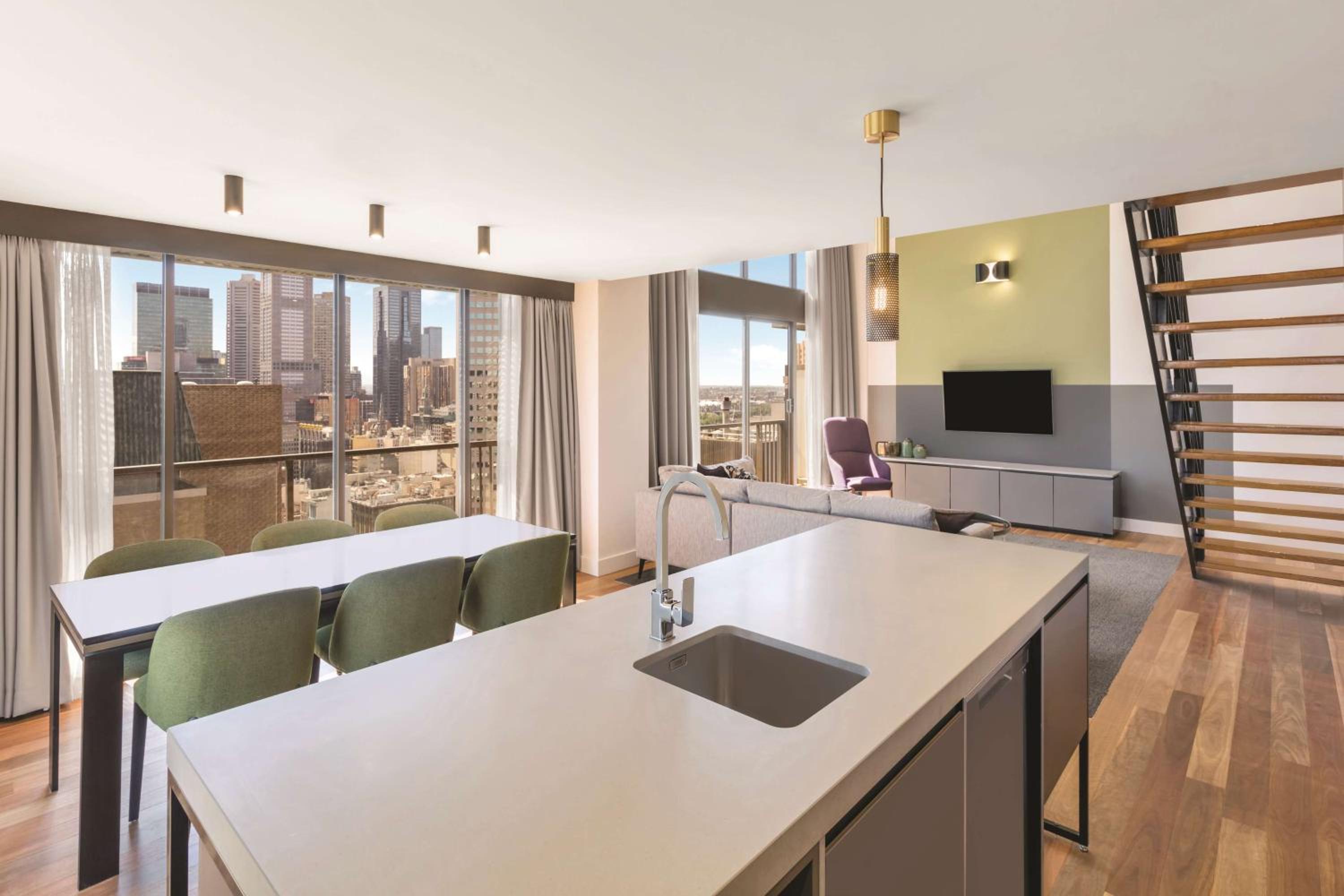 Three Bedroom Penthouse - Photo 20