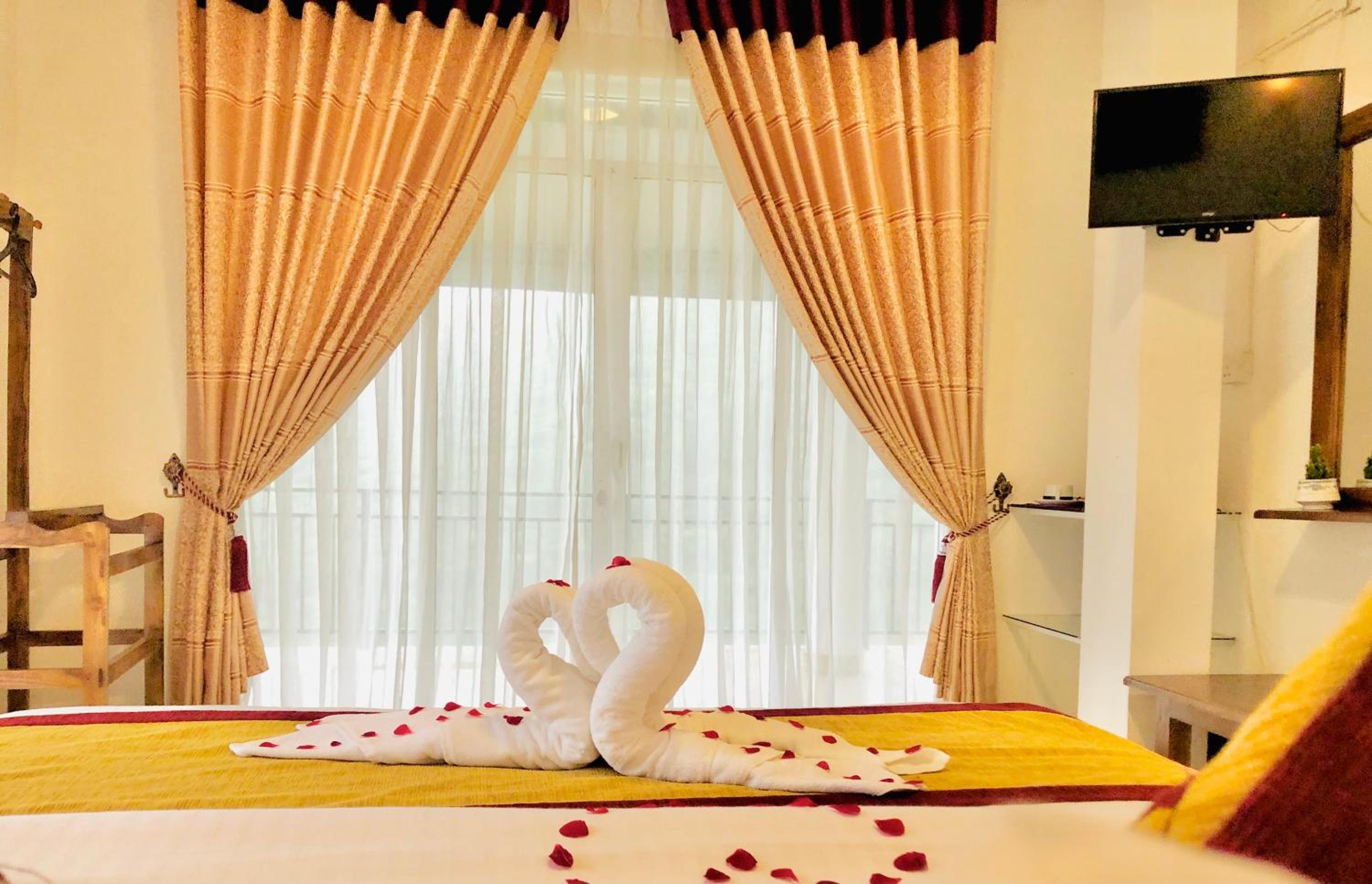 Deluxe Double Room with Balcony photo 3